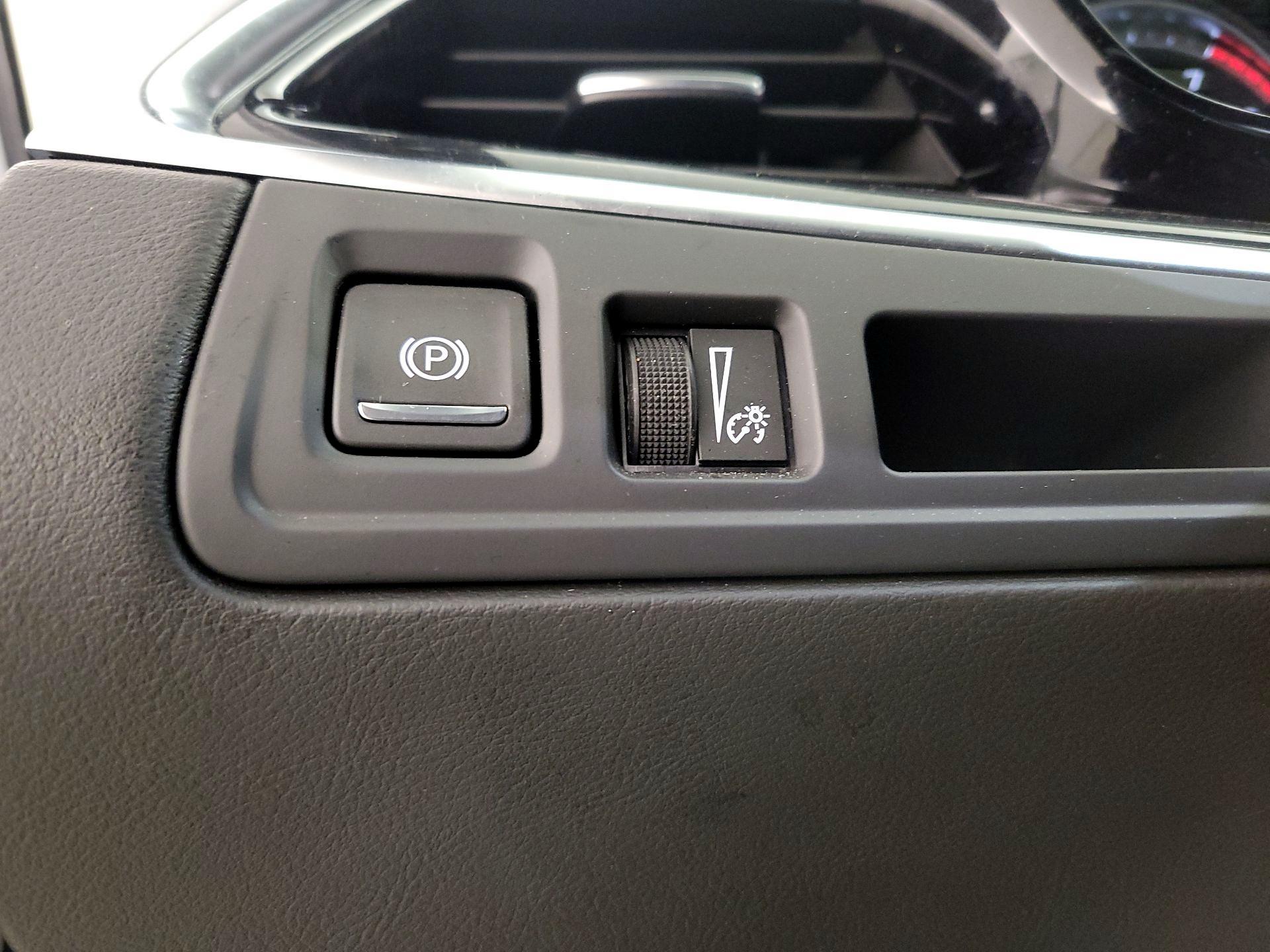 Thumbnail: 2025 Cadillac XT5 - 13