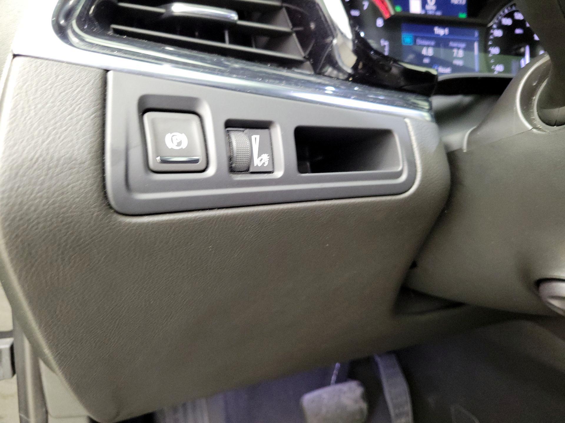 Thumbnail: 2025 Cadillac XT5 - 13