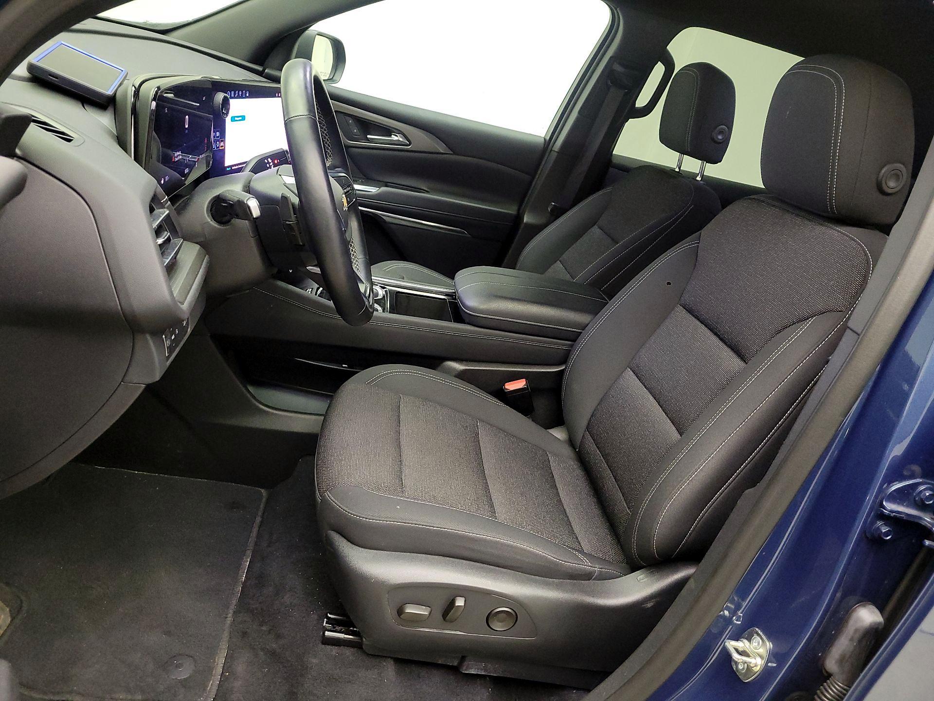 Thumbnail: 2025 Chevrolet Traverse - 11