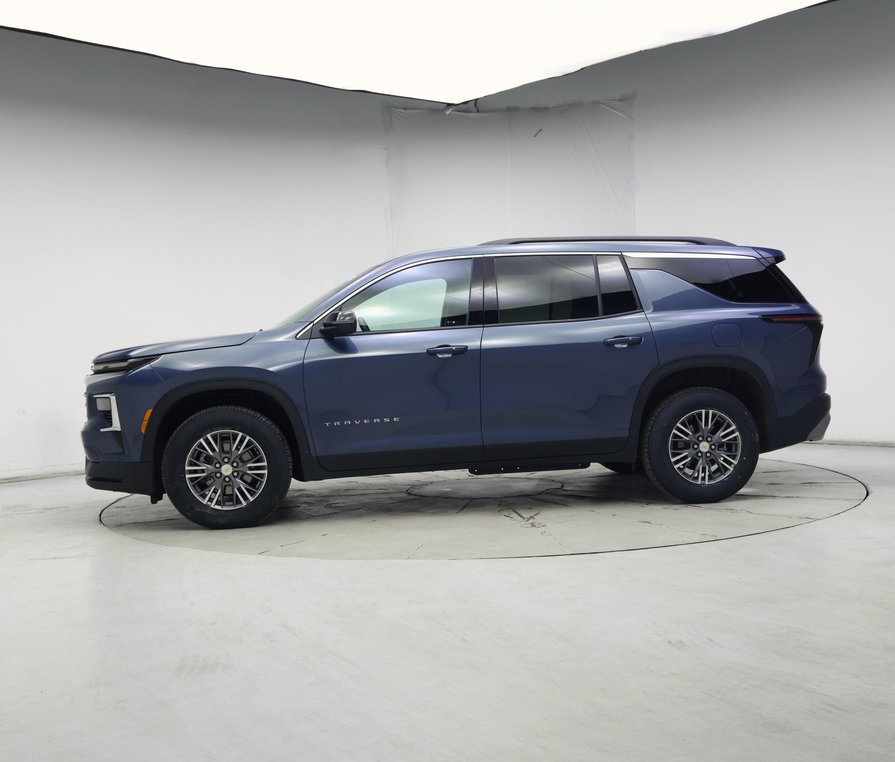 Thumbnail: 2025 Chevrolet Traverse - 3