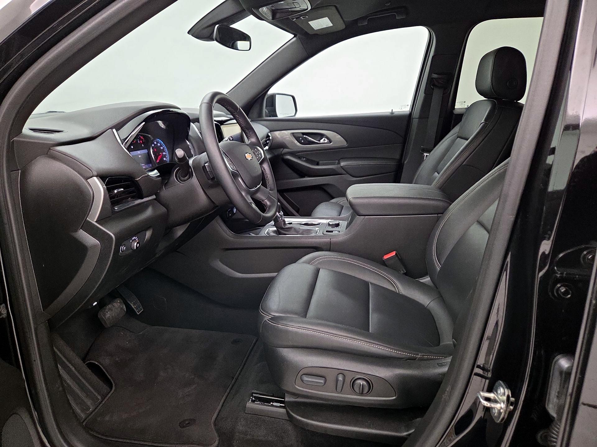 Thumbnail: 2023 Chevrolet Traverse - 11