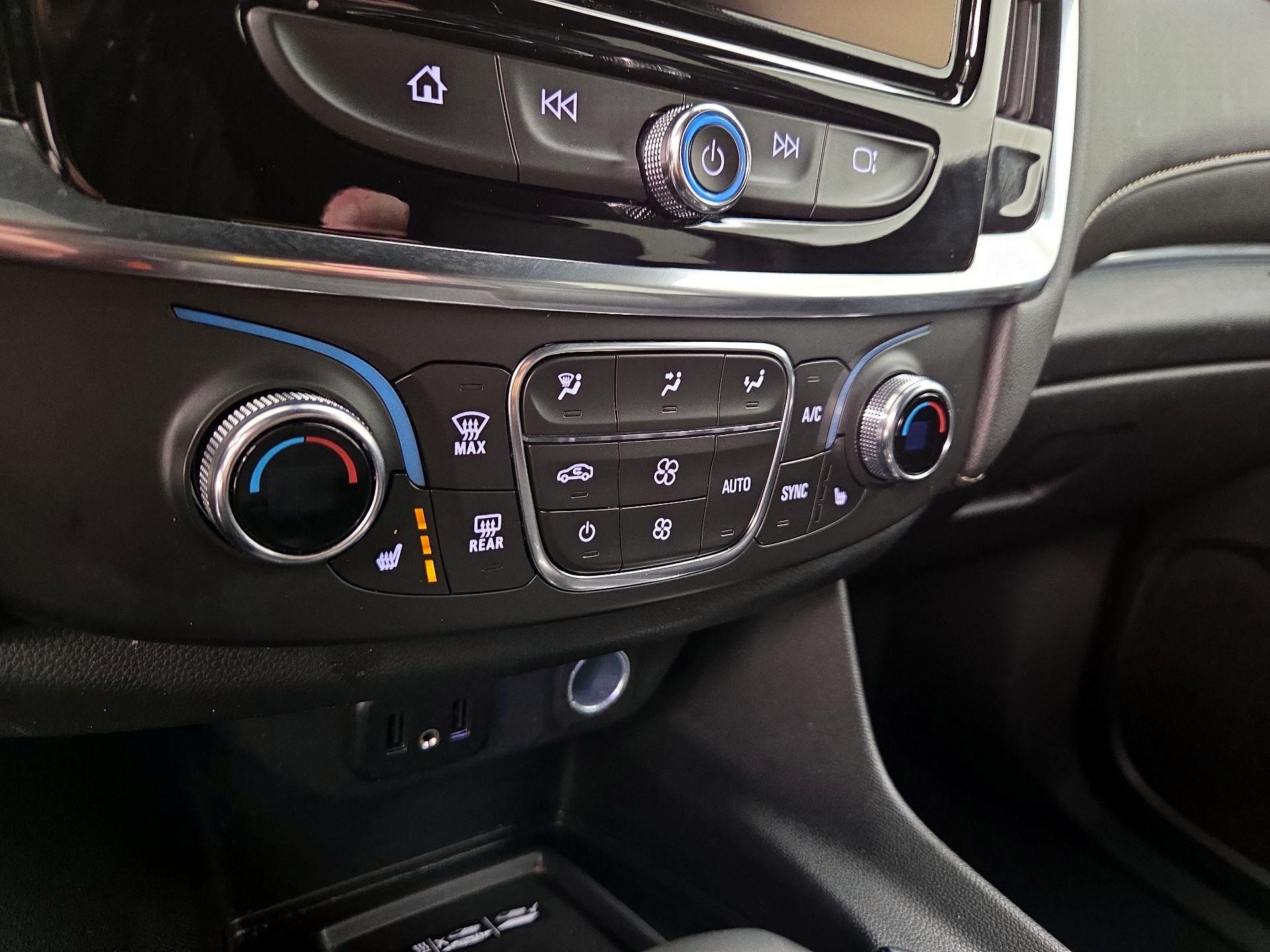 Thumbnail: 2023 Chevrolet Traverse - 16