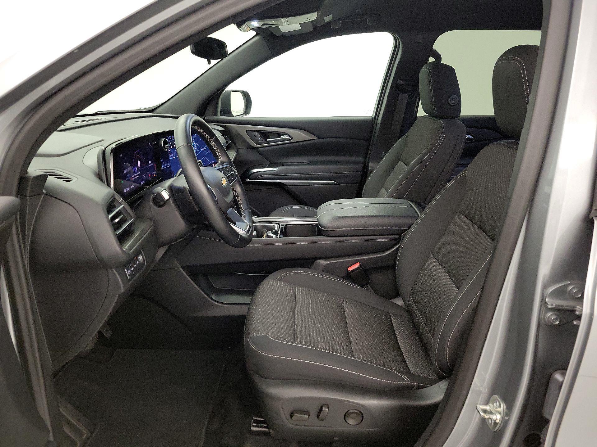 Thumbnail: 2025 Chevrolet Traverse - 11