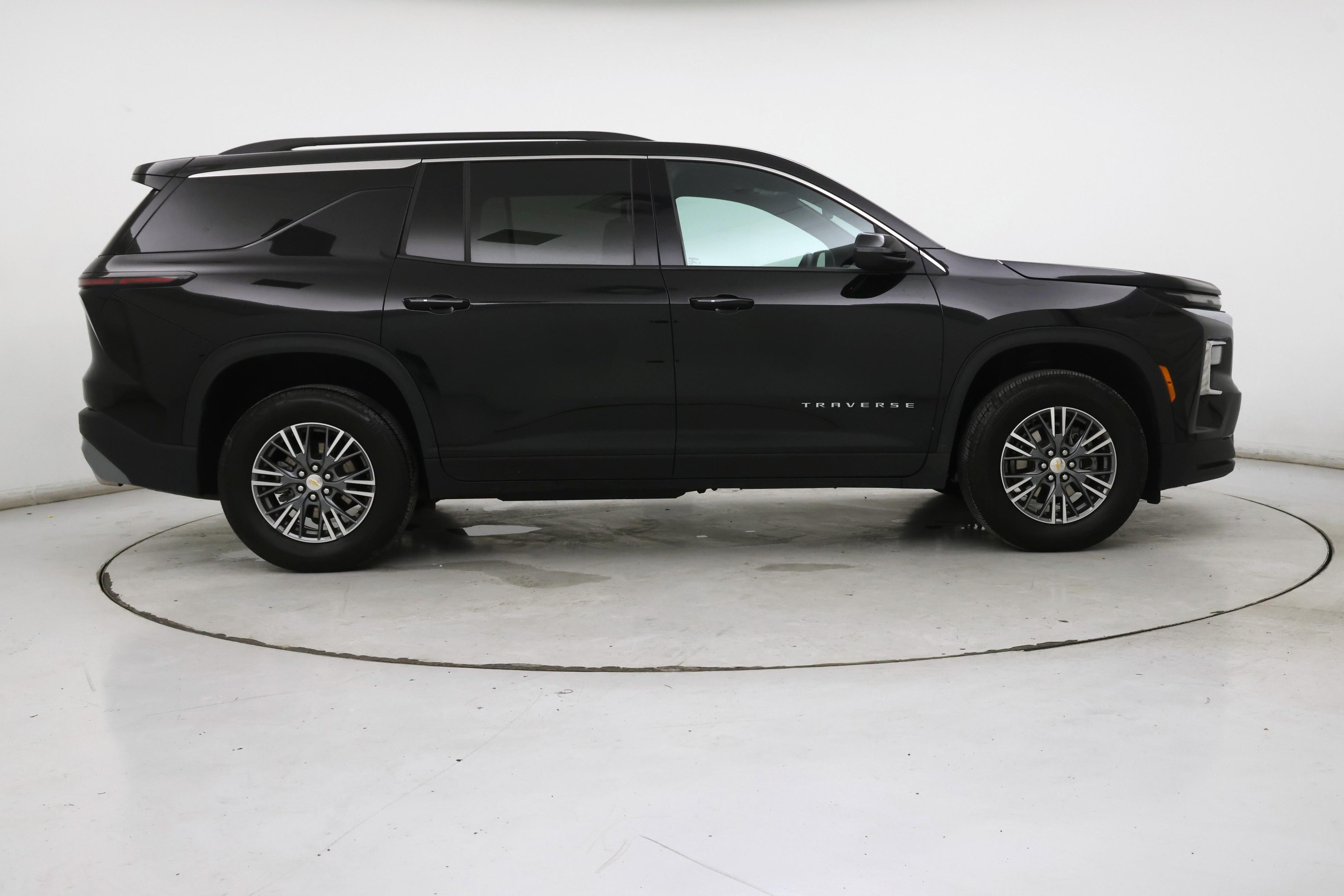 Thumbnail: 2025 Chevrolet Traverse - 7