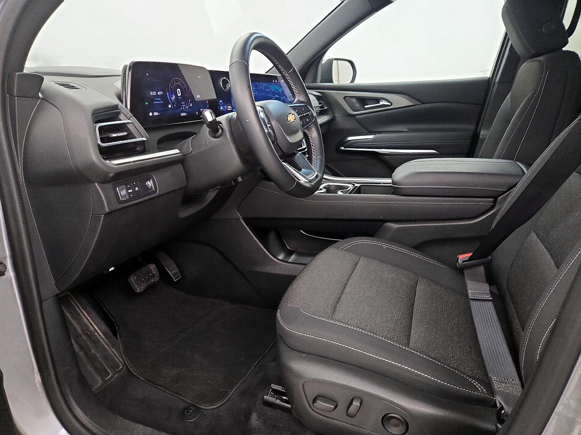 Thumbnail: 2025 Chevrolet Traverse - 11