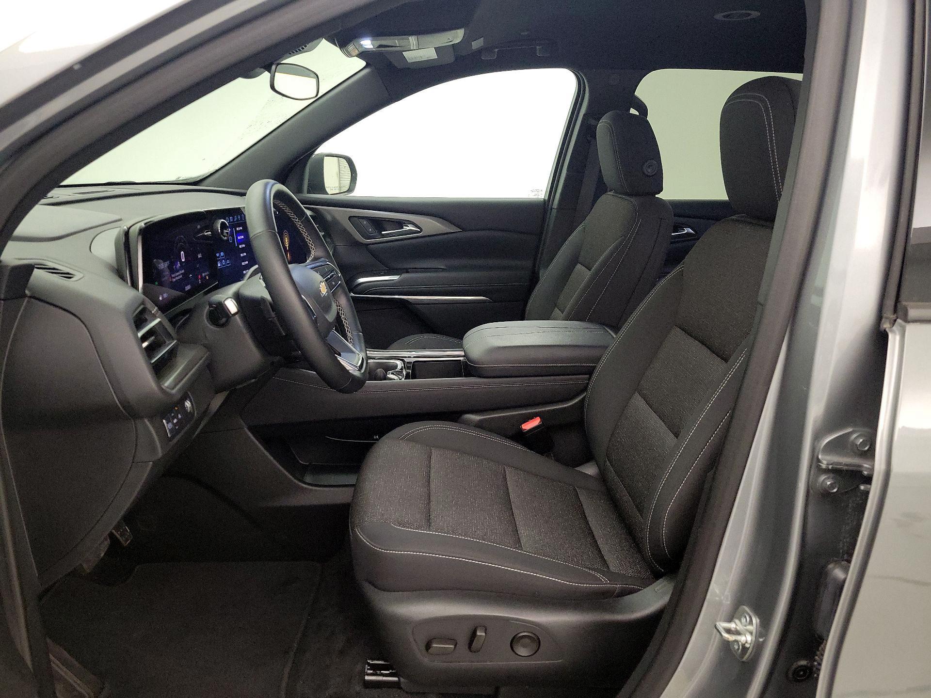 Thumbnail: 2025 Chevrolet Traverse - 11