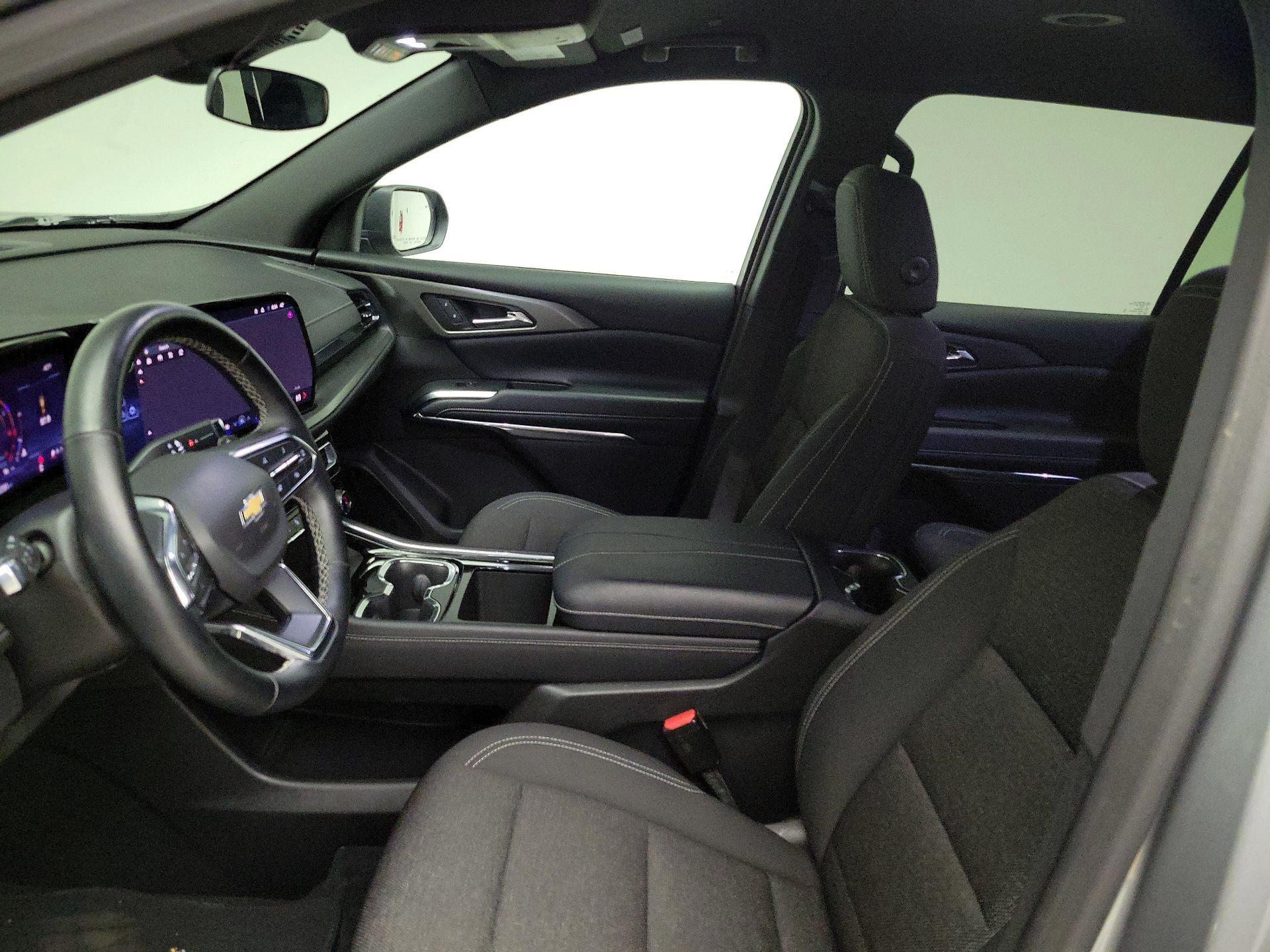 Thumbnail: 2025 Chevrolet Traverse - 11