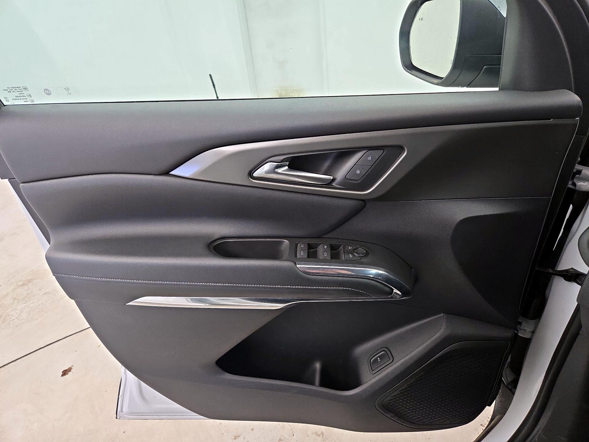 Thumbnail: 2025 Chevrolet Traverse - 12