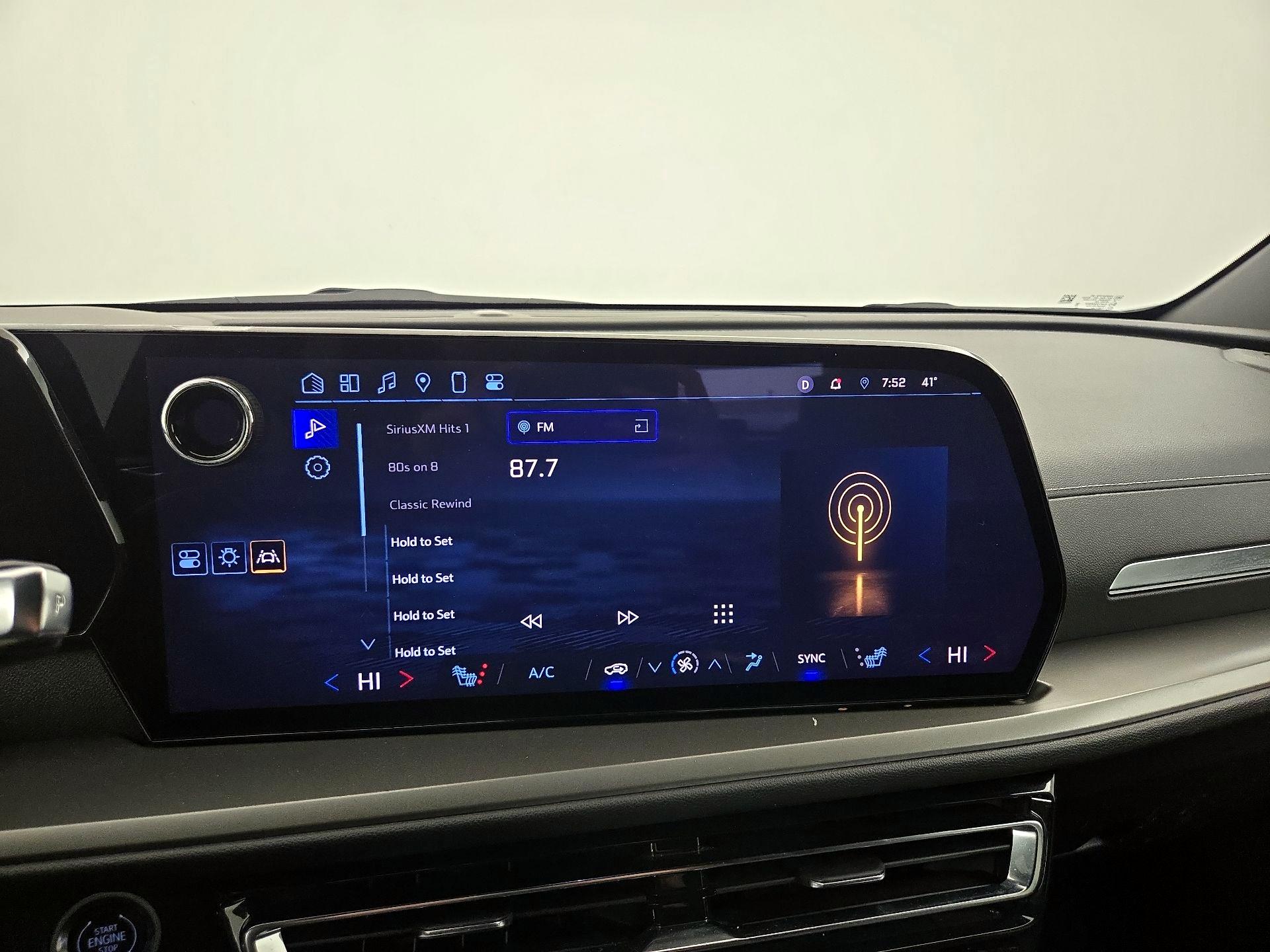 Thumbnail: 2025 Chevrolet Traverse - 15