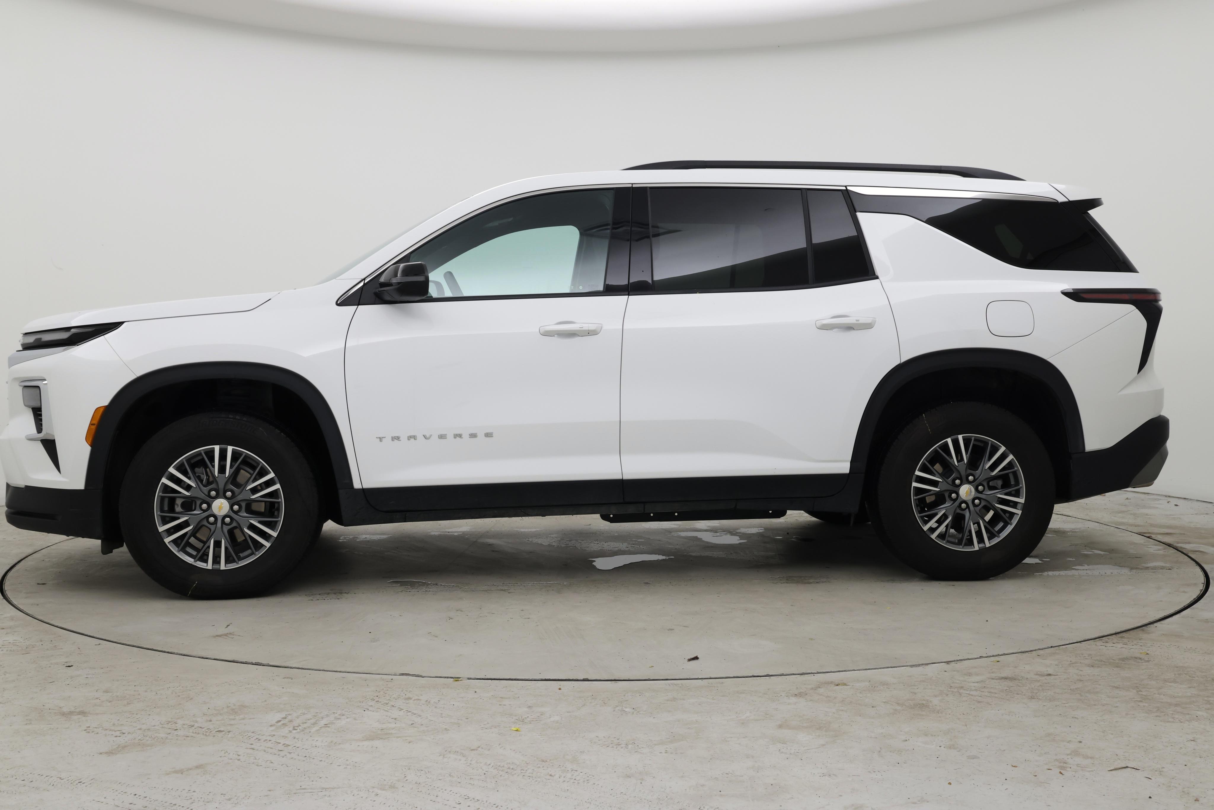 Thumbnail: 2025 Chevrolet Traverse - 3