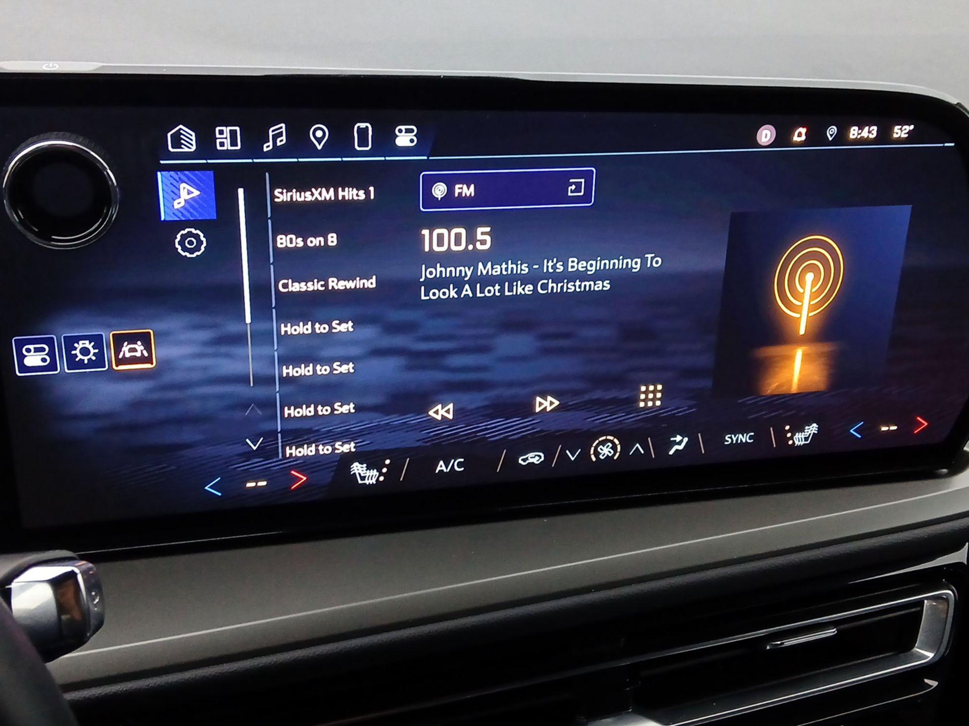 Thumbnail: 2025 Chevrolet Traverse - 16