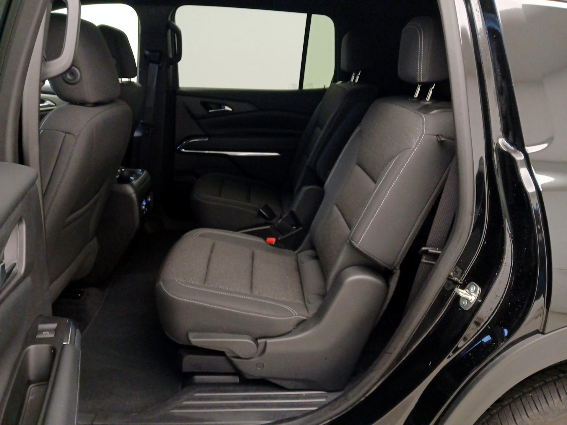 Thumbnail: 2025 Chevrolet Traverse - 20