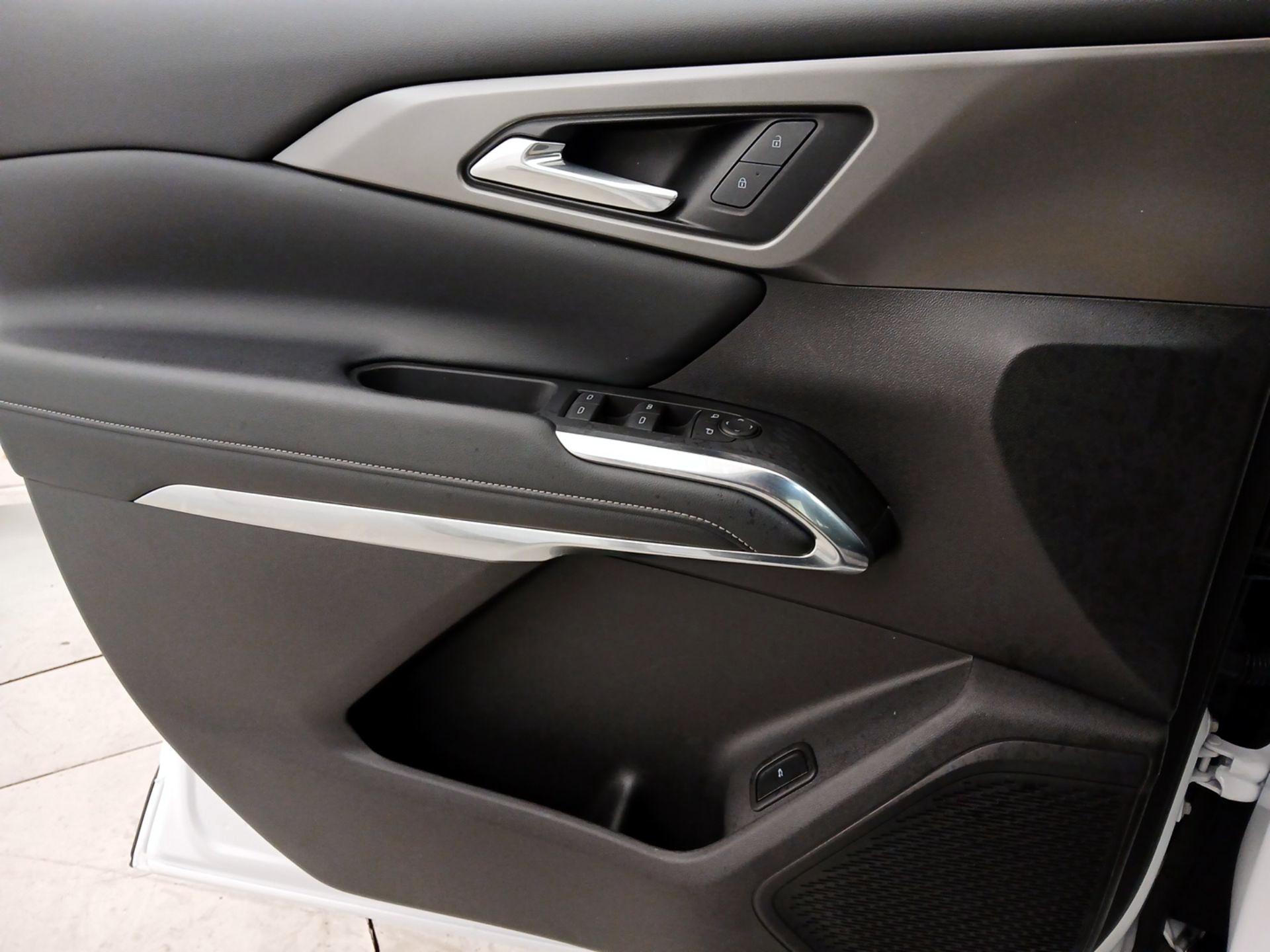 Thumbnail: 2025 Chevrolet Traverse - 12