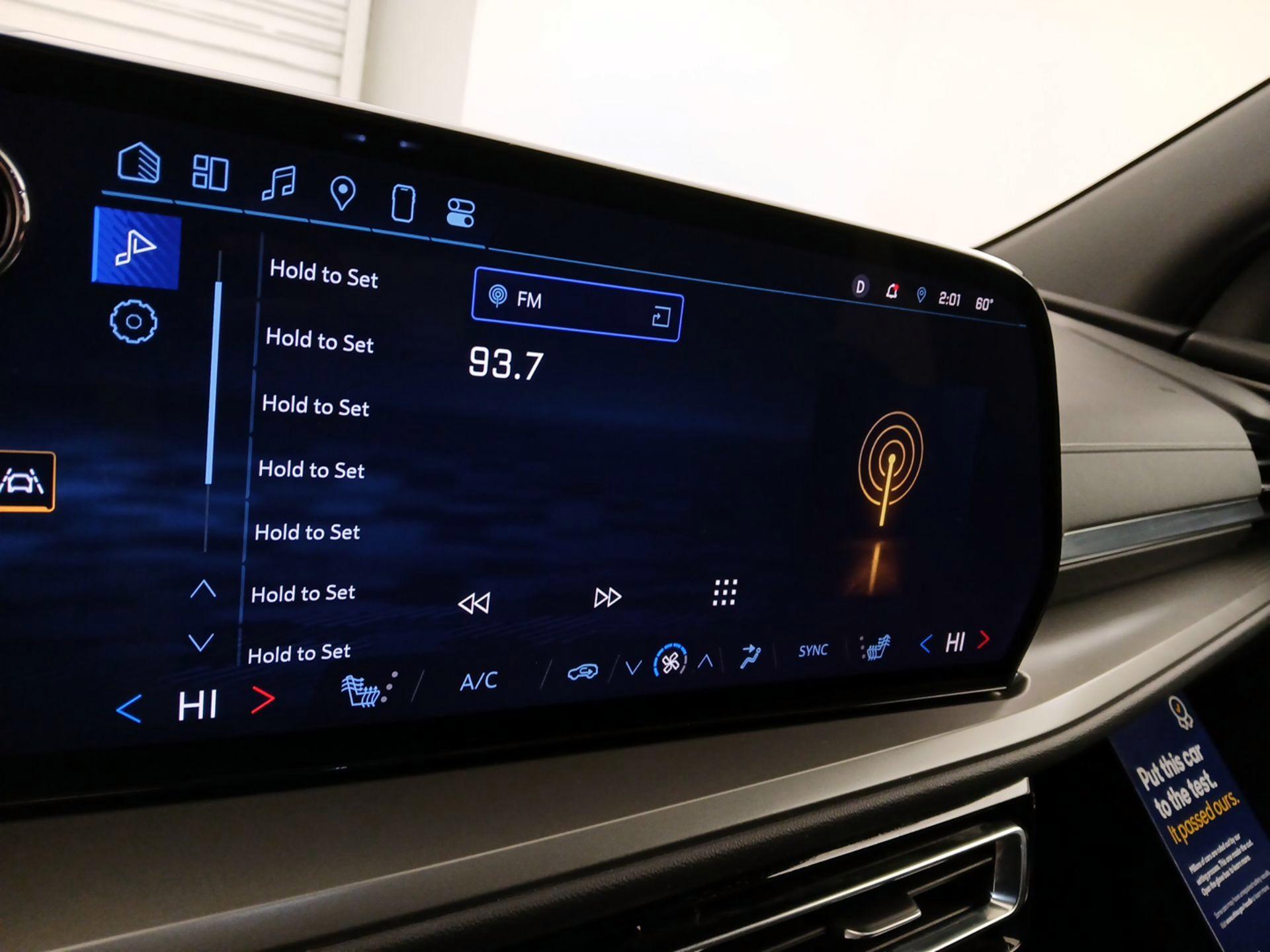 Thumbnail: 2025 Chevrolet Traverse - 16