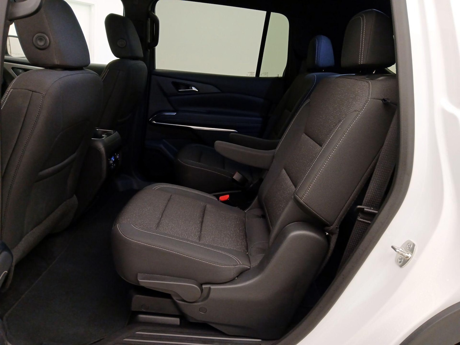 2025 Chevrolet Traverse LT - Photo 21