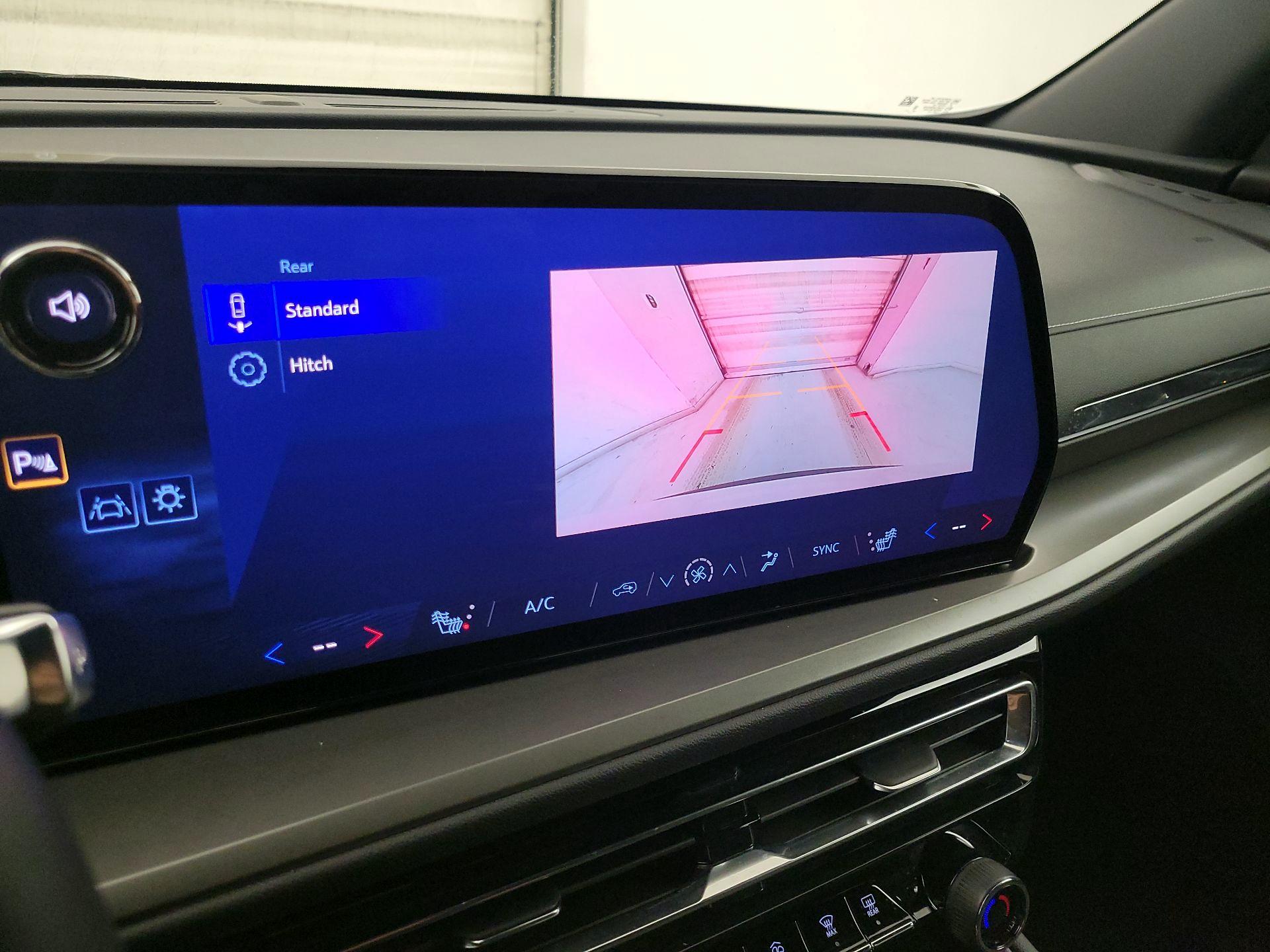 Thumbnail: 2025 Chevrolet Traverse - 14