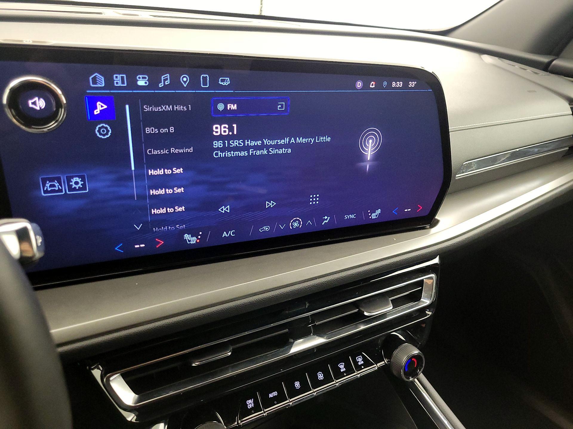 Thumbnail: 2025 Chevrolet Traverse - 15