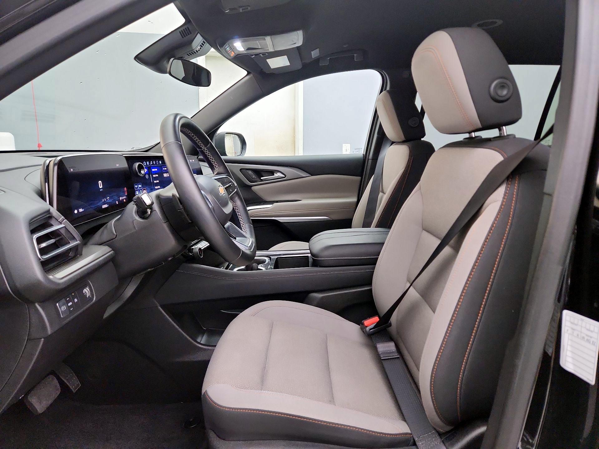 Thumbnail: 2025 Chevrolet Traverse - 11