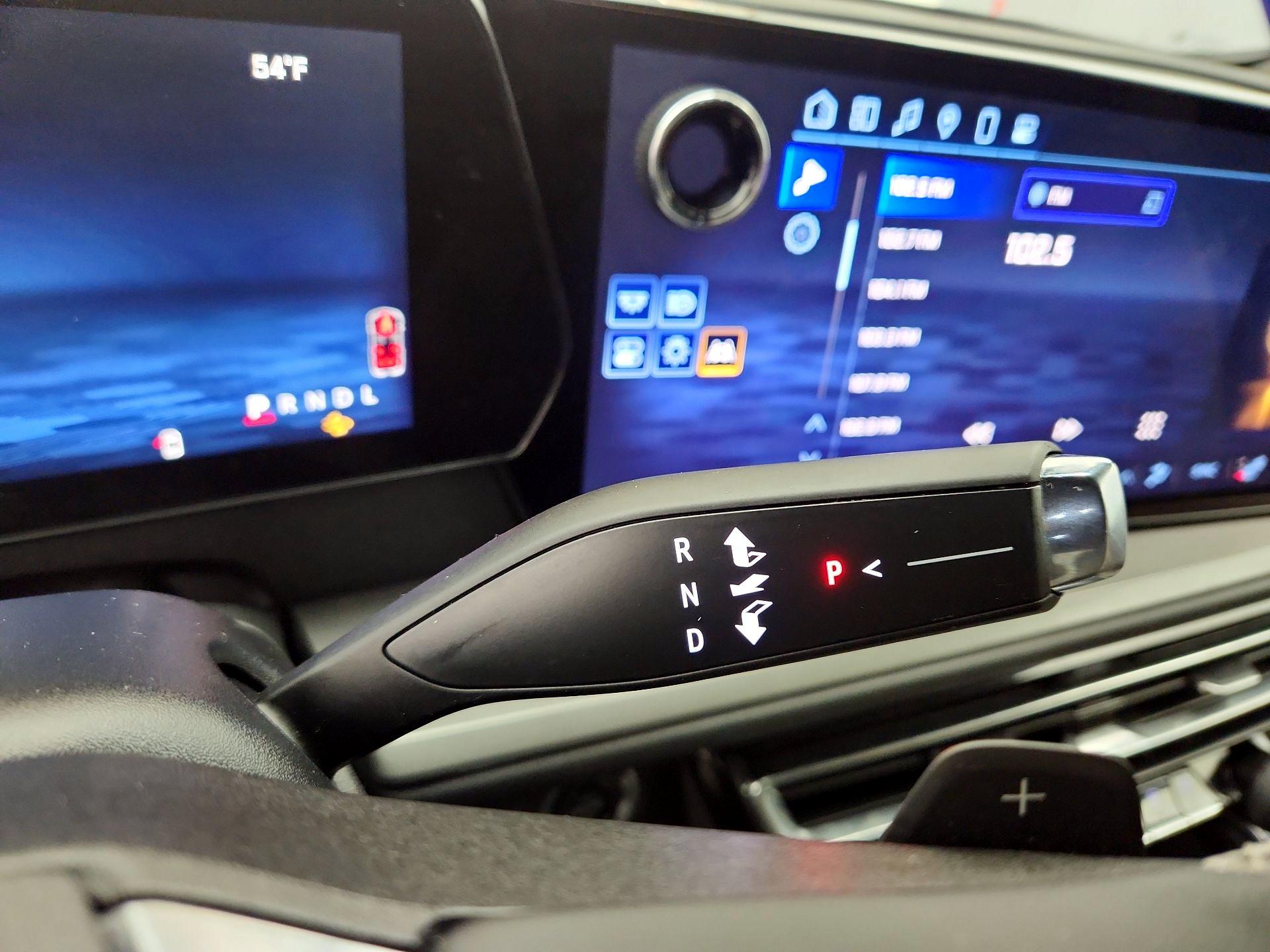 Thumbnail: 2025 Chevrolet Traverse - 18