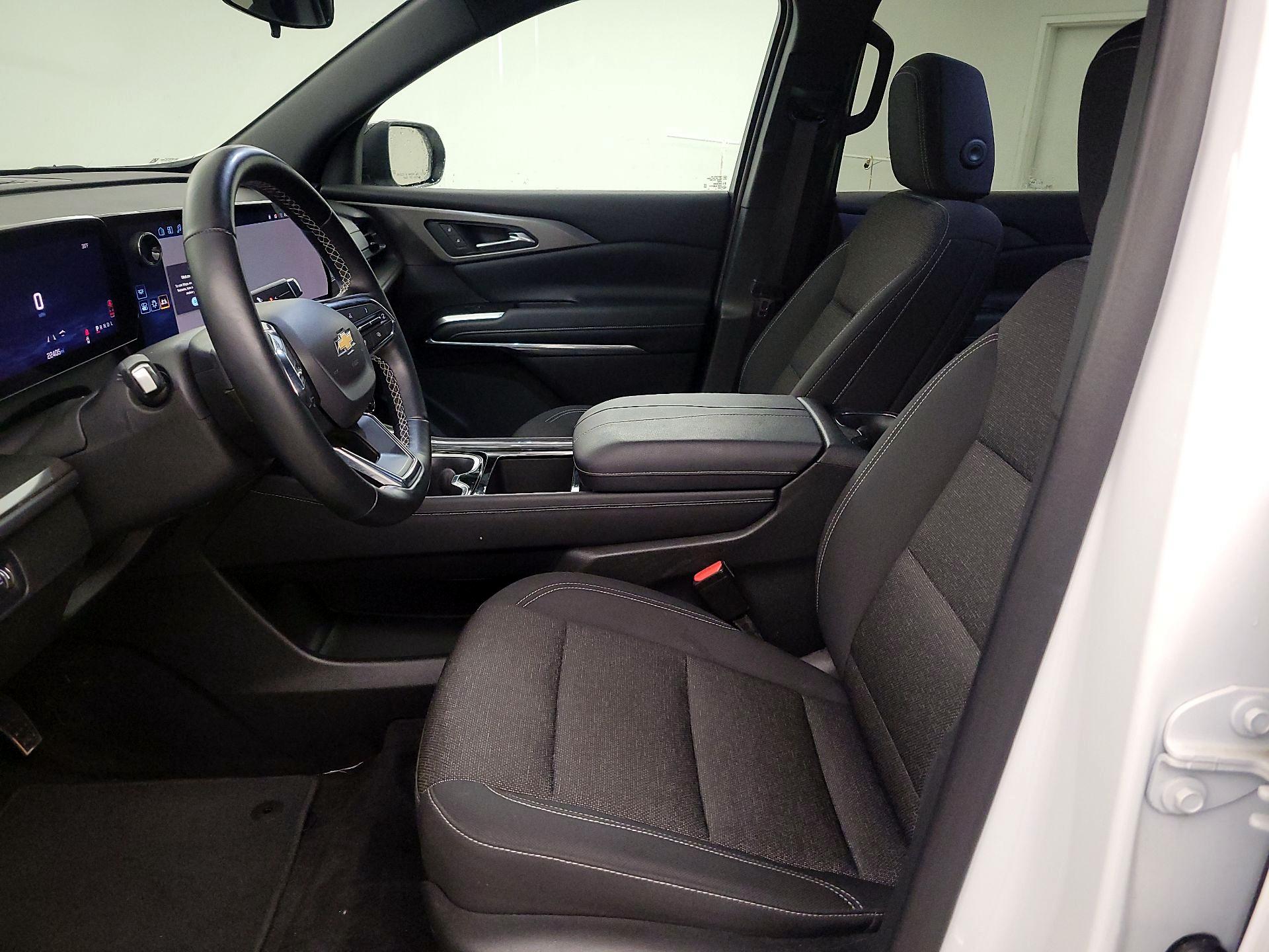 Thumbnail: 2025 Chevrolet Traverse - 11