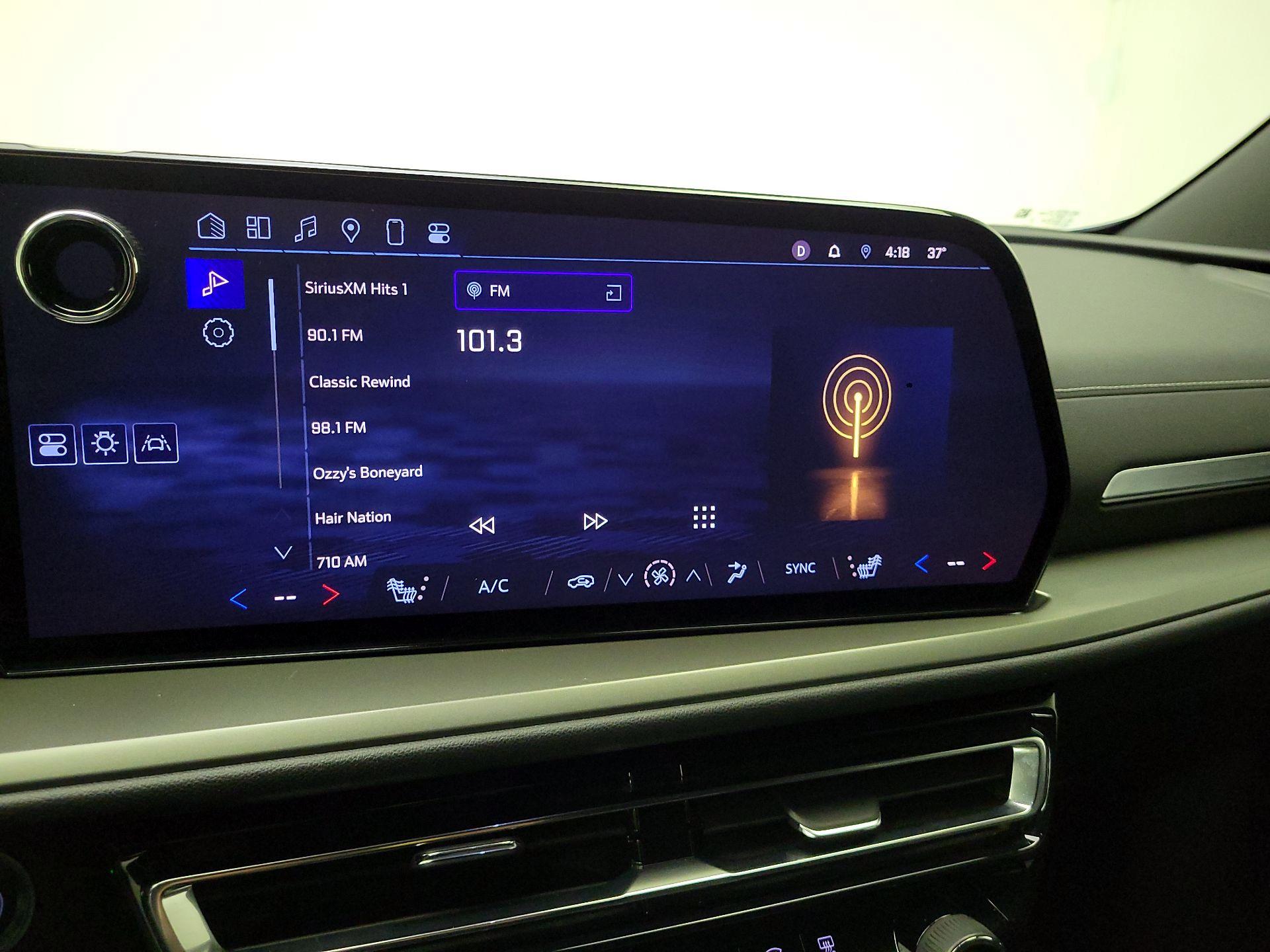 Thumbnail: 2025 Chevrolet Traverse - 16