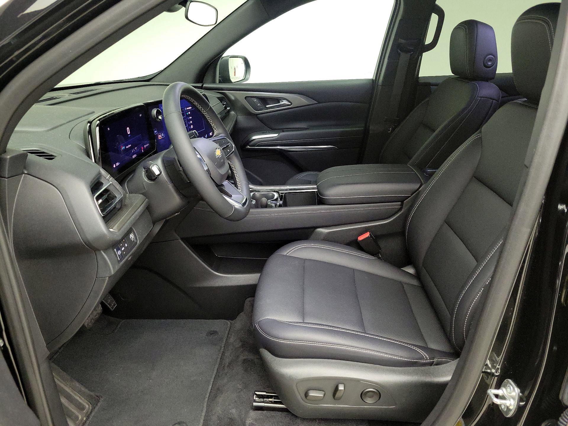 Thumbnail: 2025 Chevrolet Traverse - 11