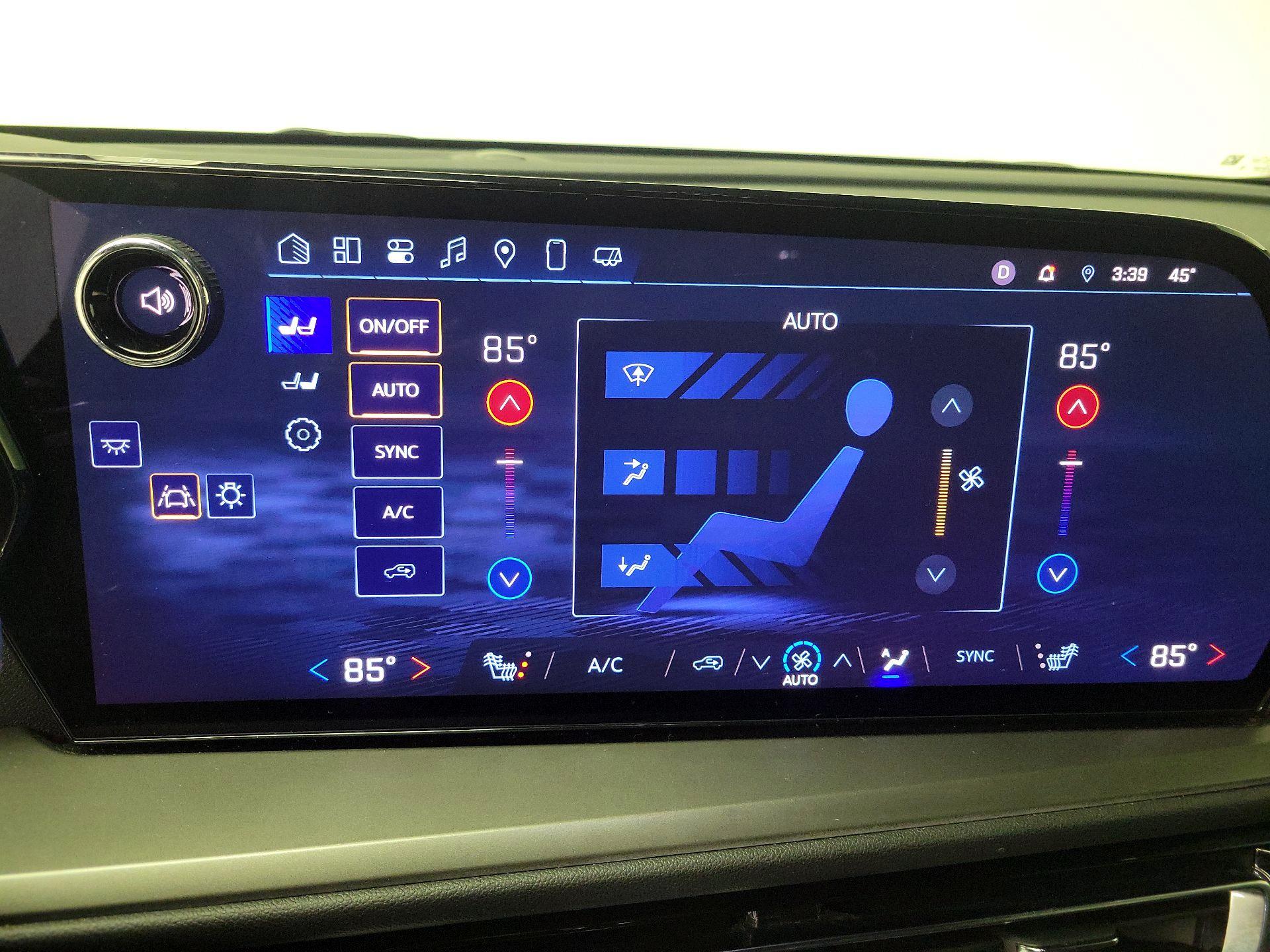 Thumbnail: 2025 Chevrolet Traverse - 16