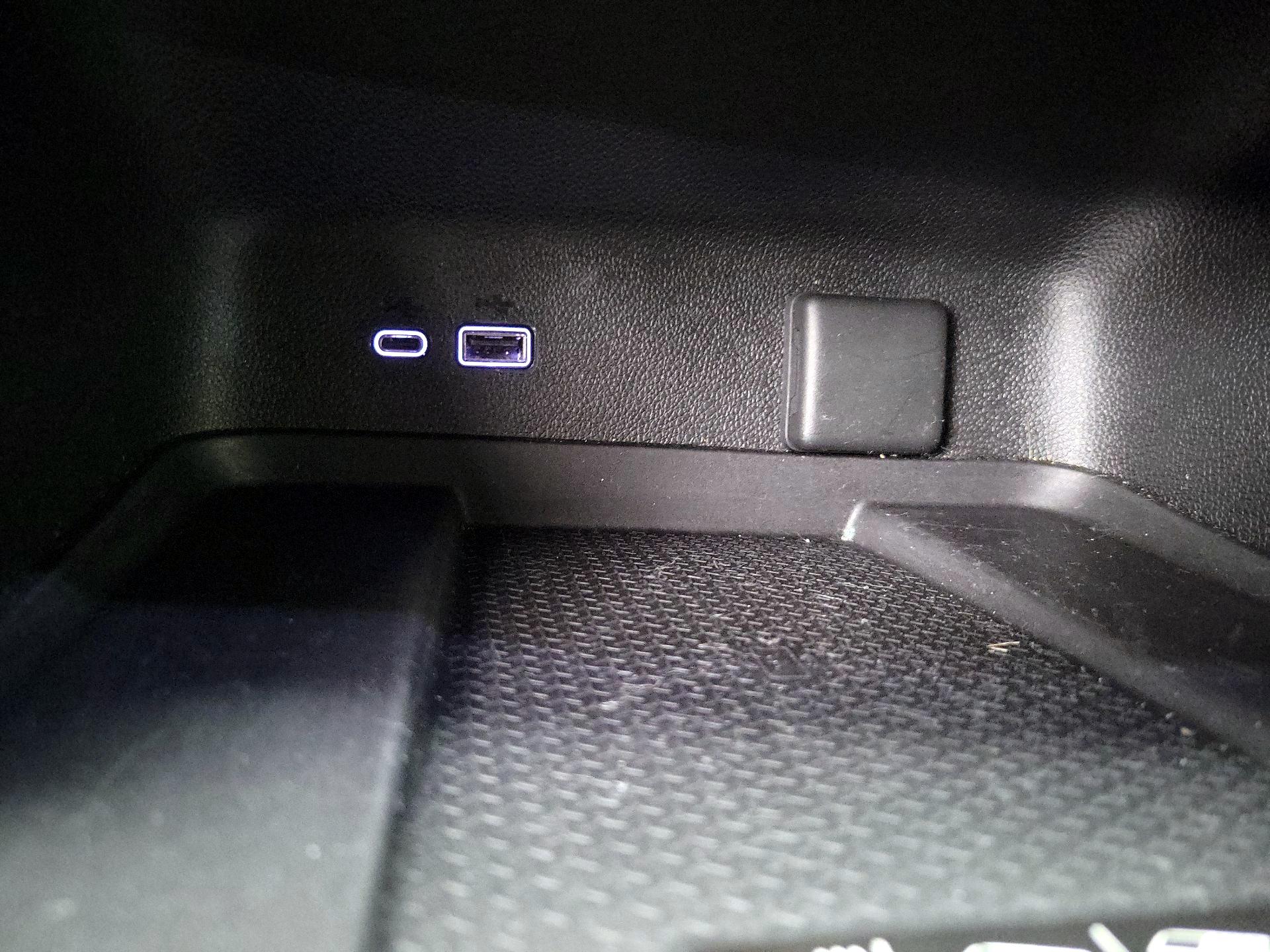 Thumbnail: 2025 Chevrolet Traverse - 18