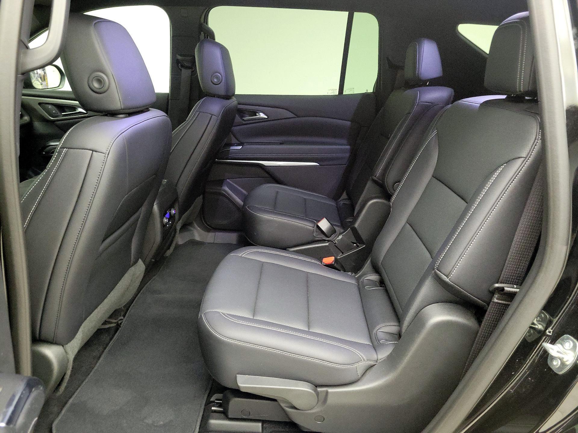 Thumbnail: 2025 Chevrolet Traverse - 19