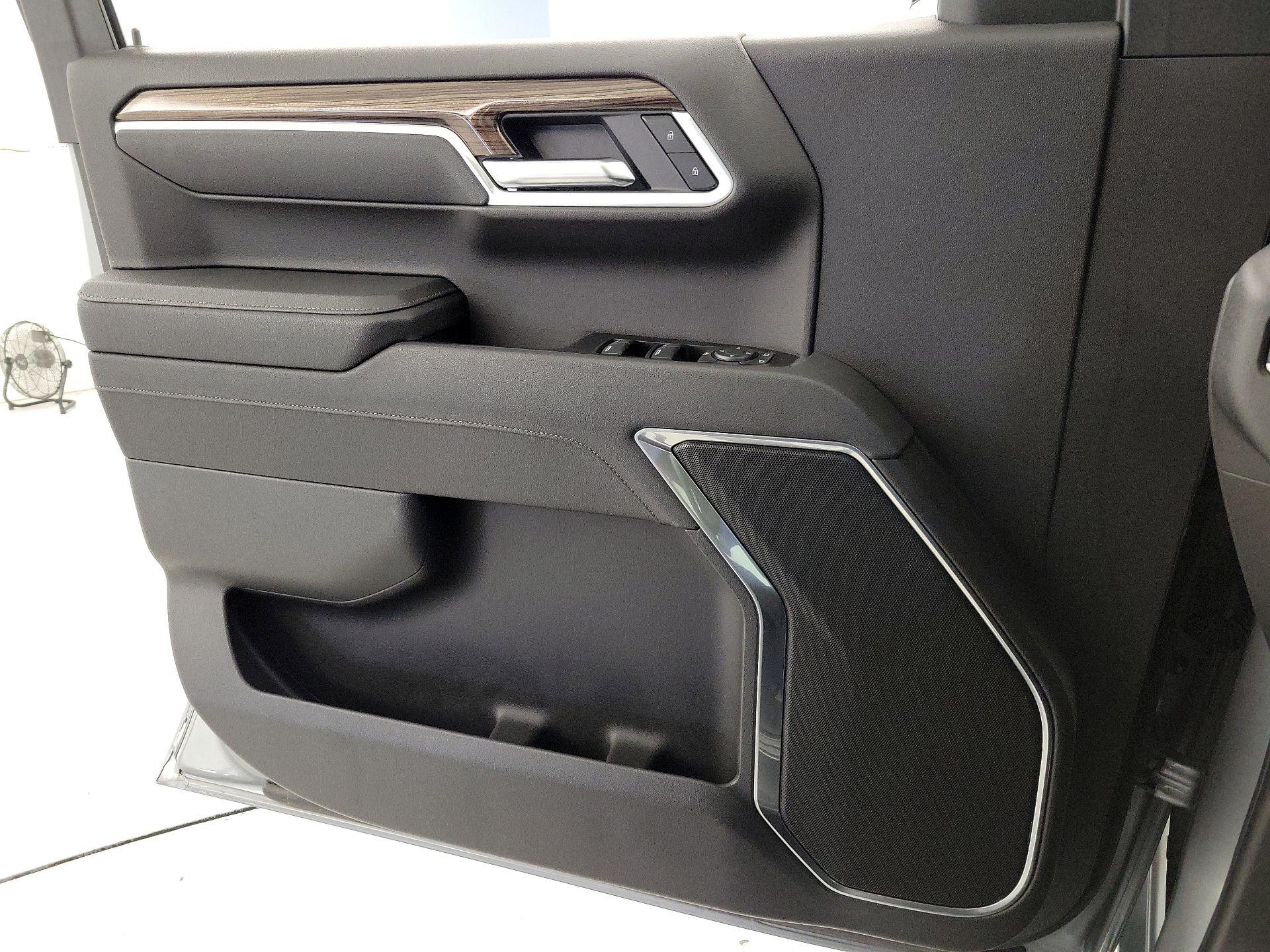 Thumbnail: 2025 Chevrolet Silverado 1500 - 12