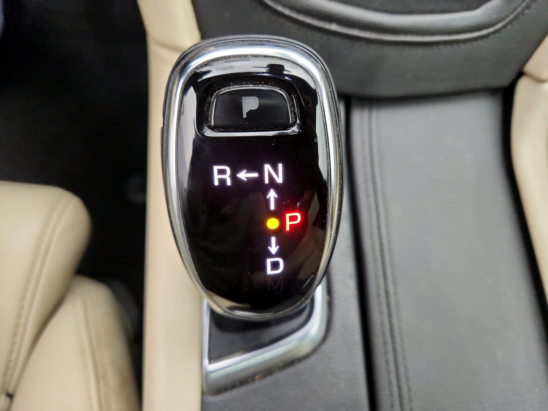 Thumbnail: 2017 Cadillac XT5 - 17