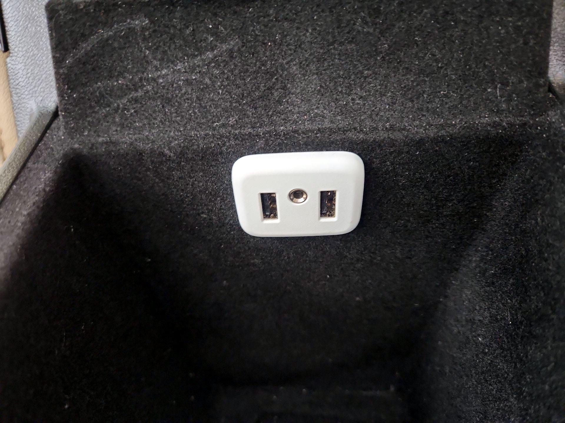 Thumbnail: 2017 Cadillac XT5 - 18