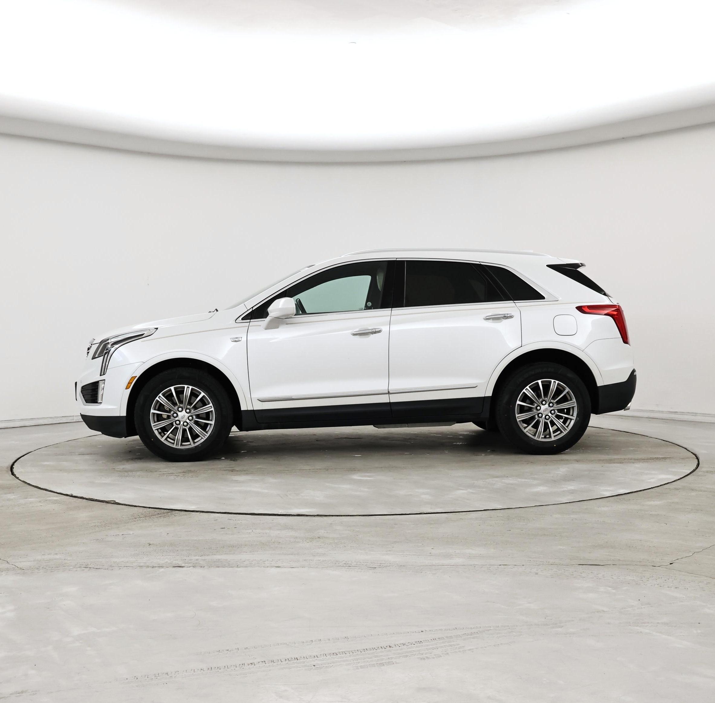 Thumbnail: 2017 Cadillac XT5 - 3