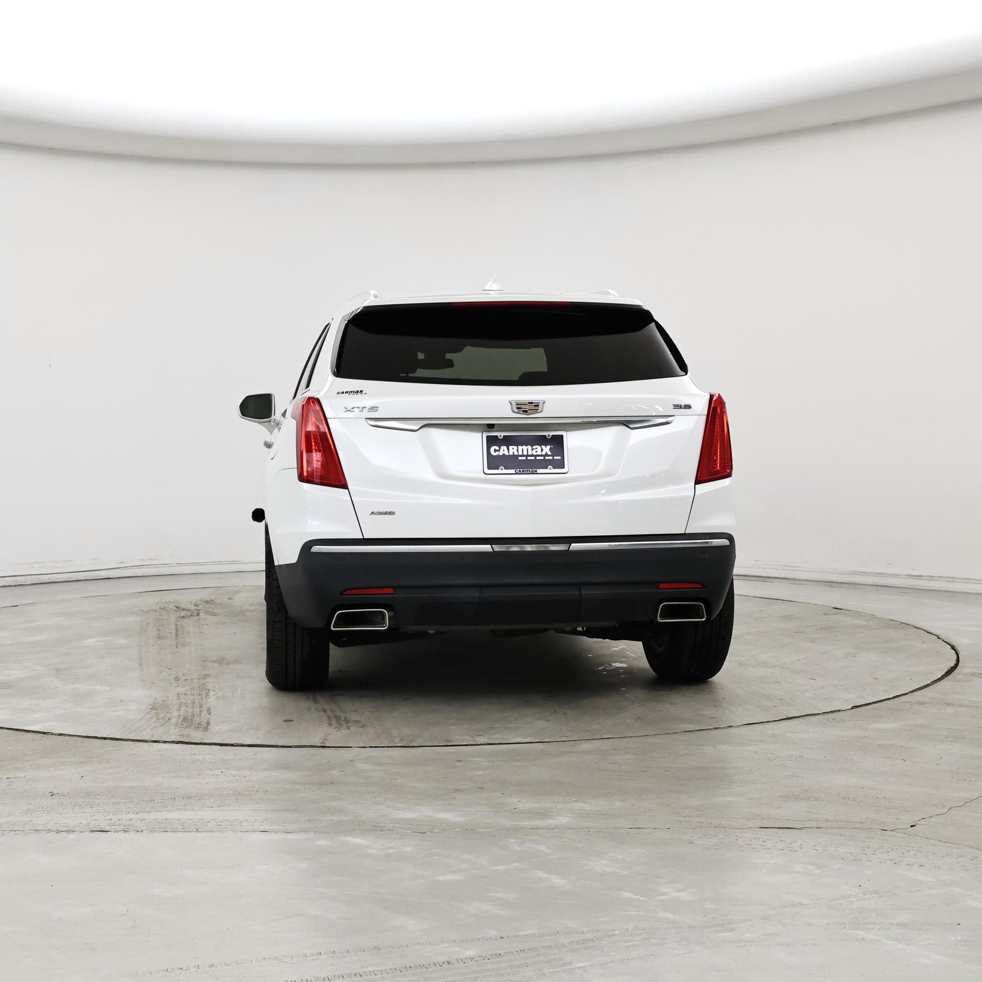 Thumbnail: 2017 Cadillac XT5 - 6