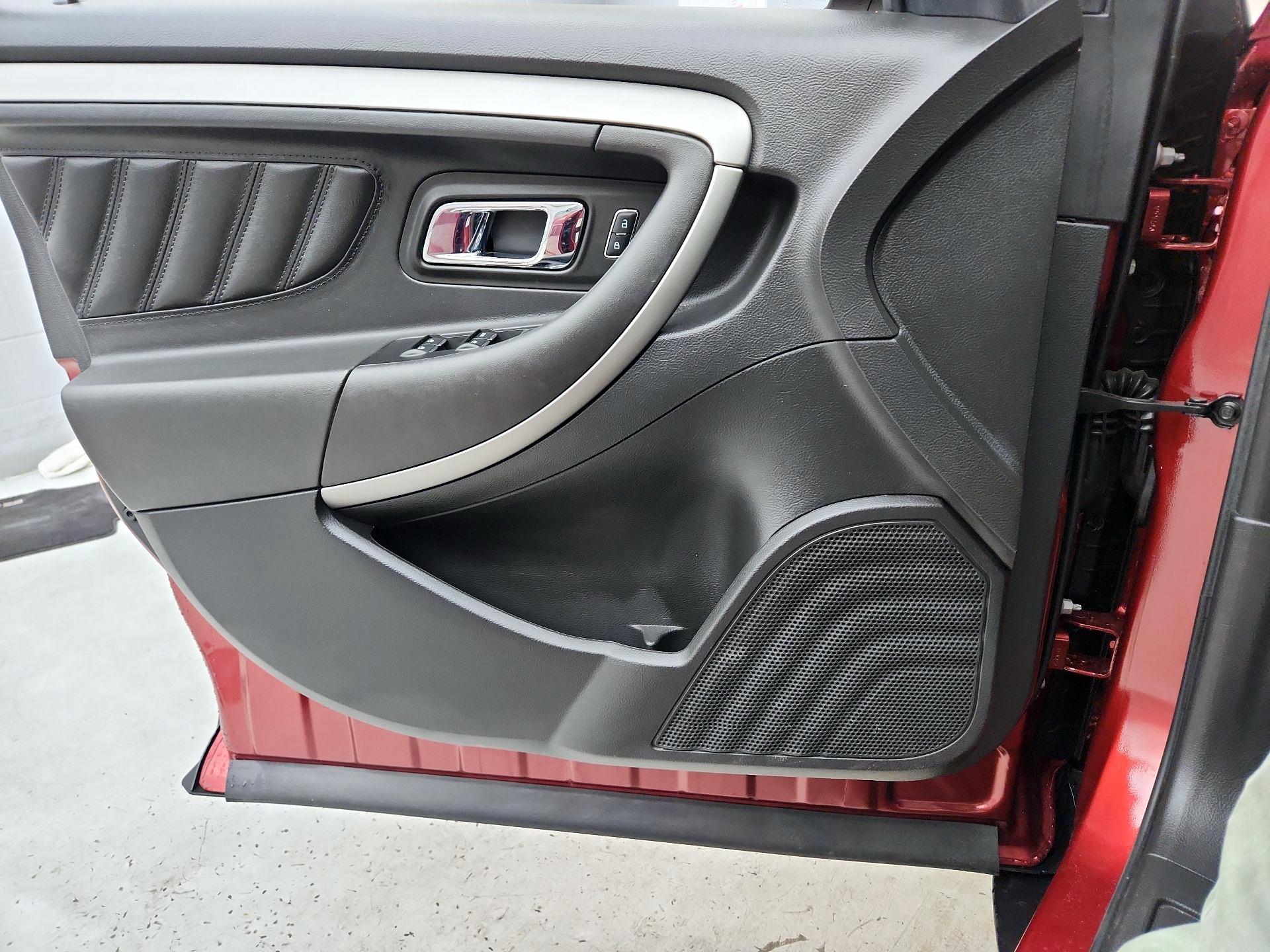 Thumbnail: 2015 Ford Taurus - 12