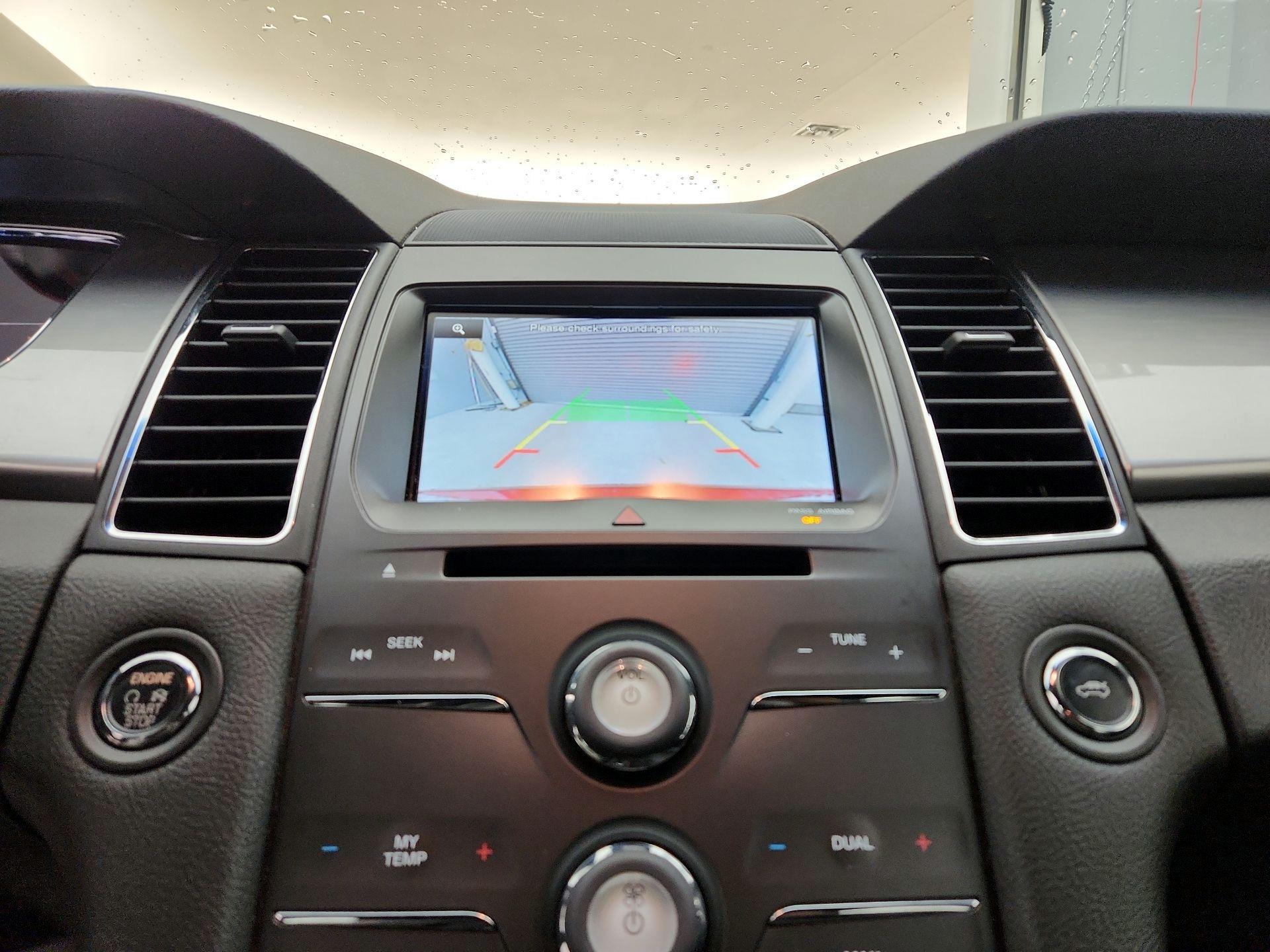 Thumbnail: 2015 Ford Taurus - 14