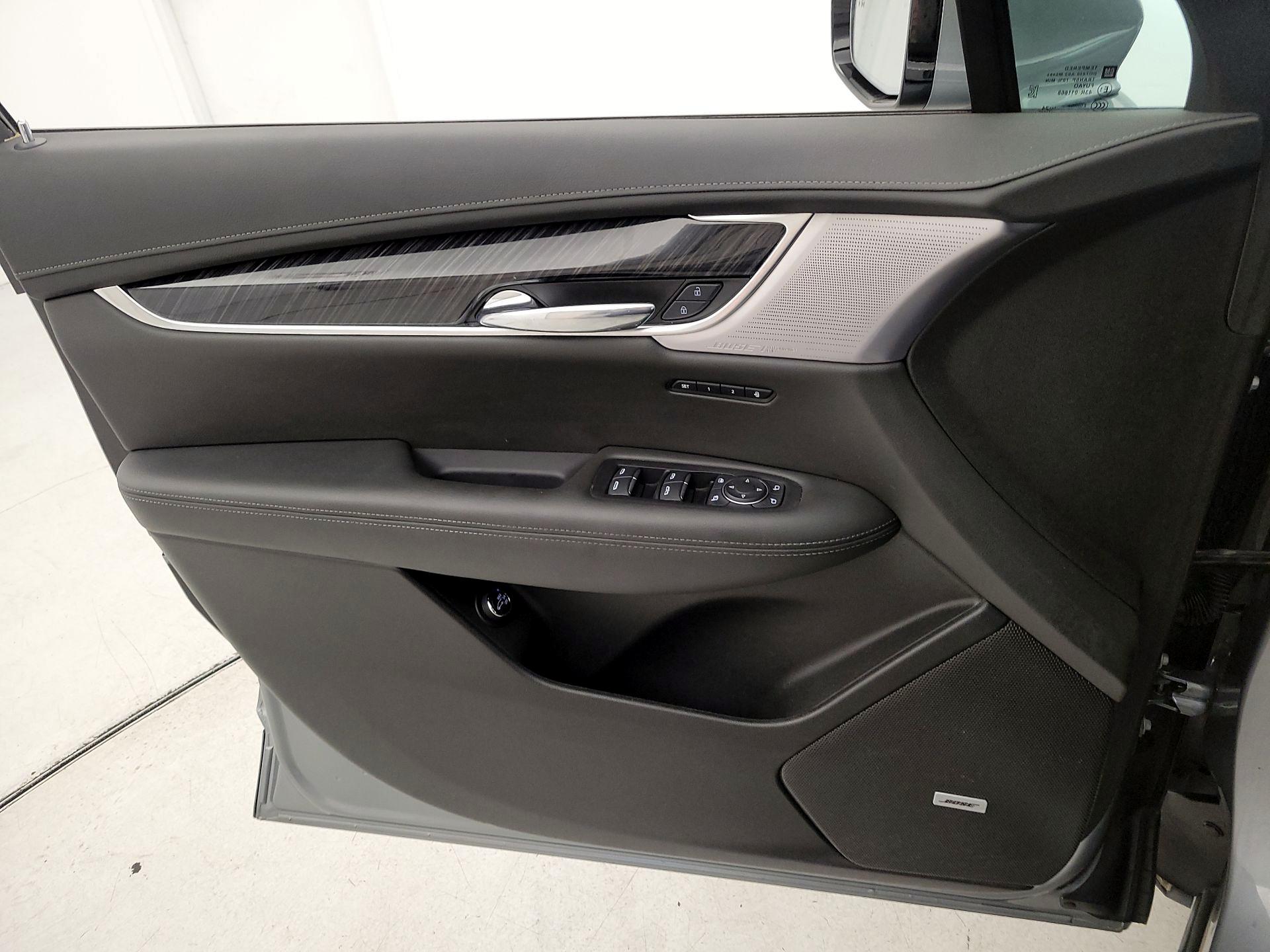 Thumbnail: 2025 Cadillac XT6 - 12