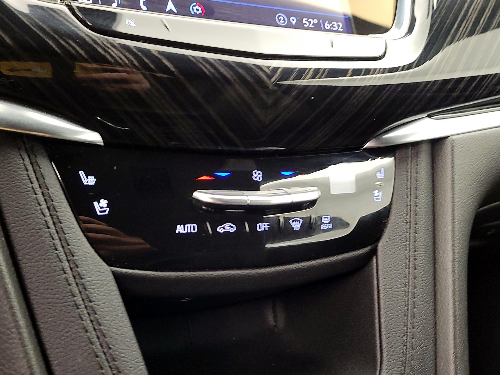 Thumbnail: 2025 Cadillac XT6 - 17