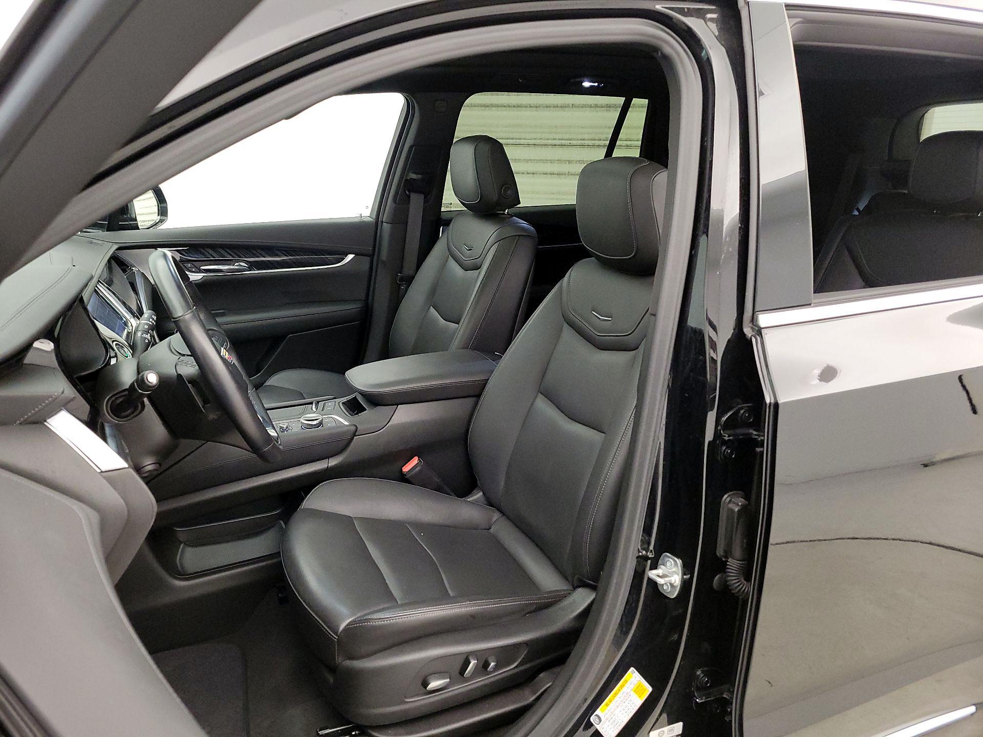 Thumbnail: 2025 Cadillac XT6 - 11