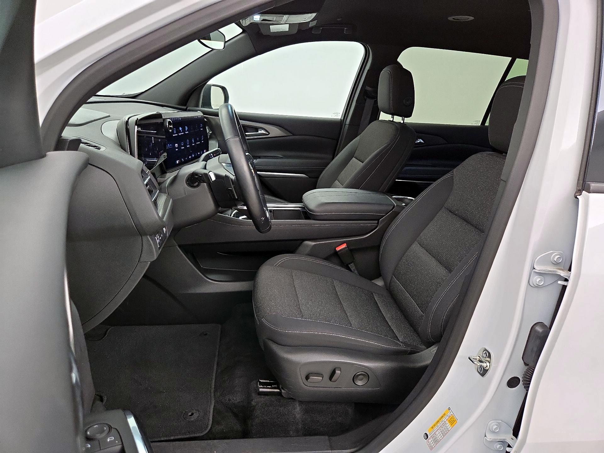 Thumbnail: 2025 Chevrolet Traverse - 11