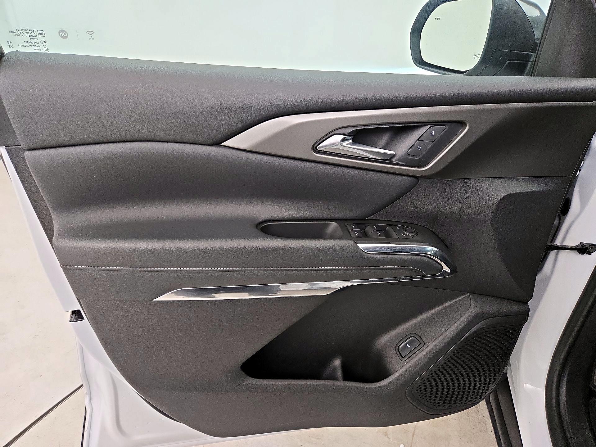 Thumbnail: 2025 Chevrolet Traverse - 12