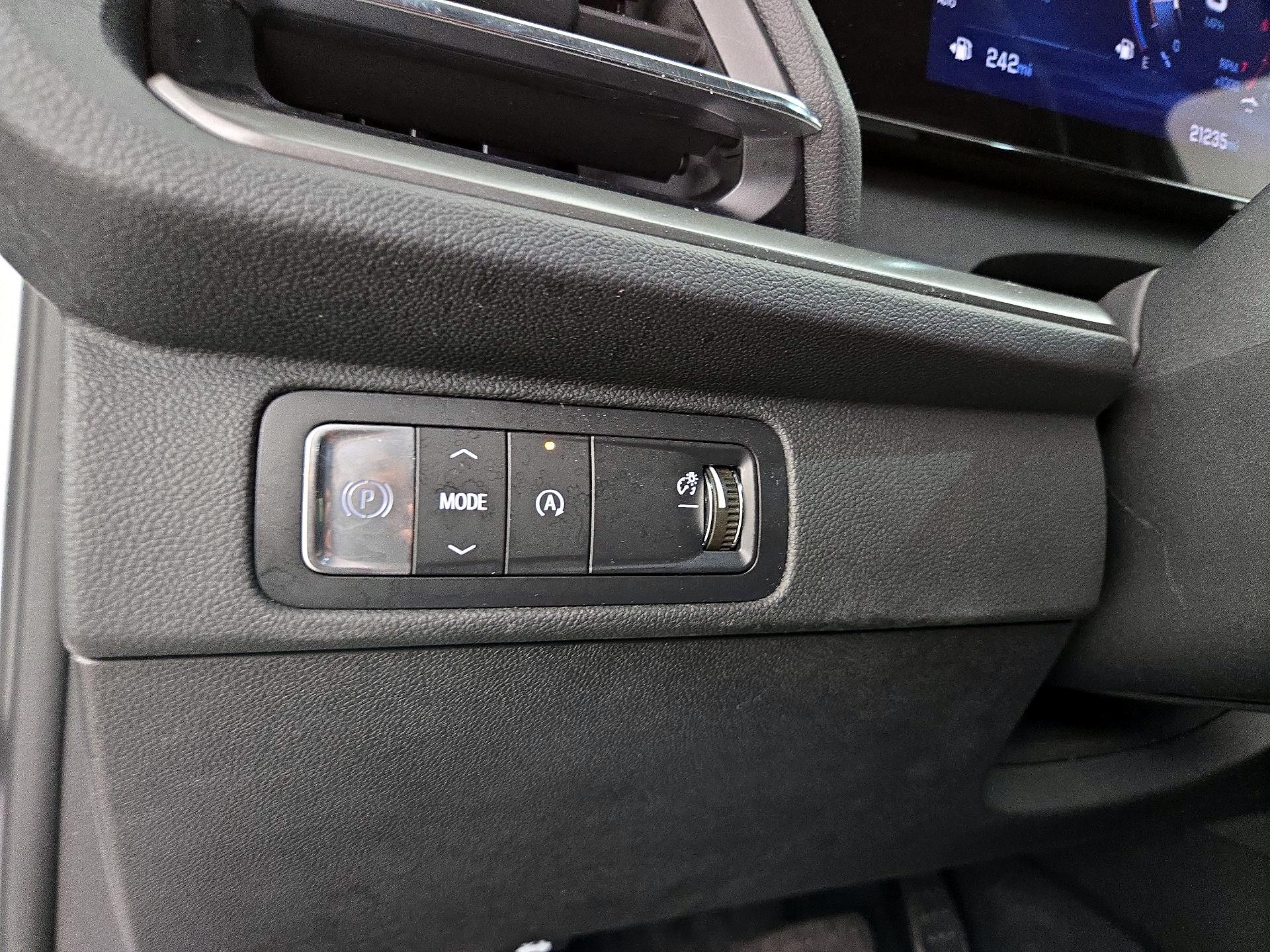 Thumbnail: 2025 Chevrolet Traverse - 13