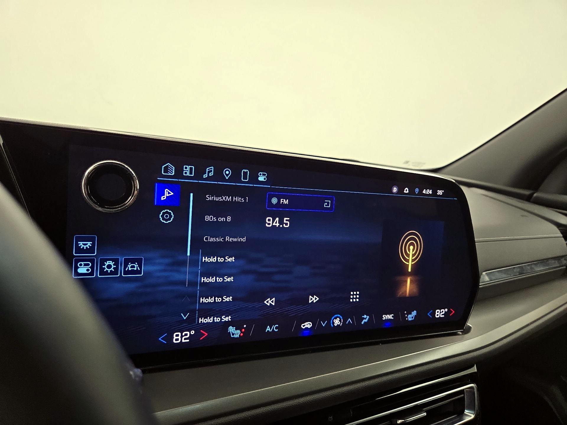 Thumbnail: 2025 Chevrolet Traverse - 15