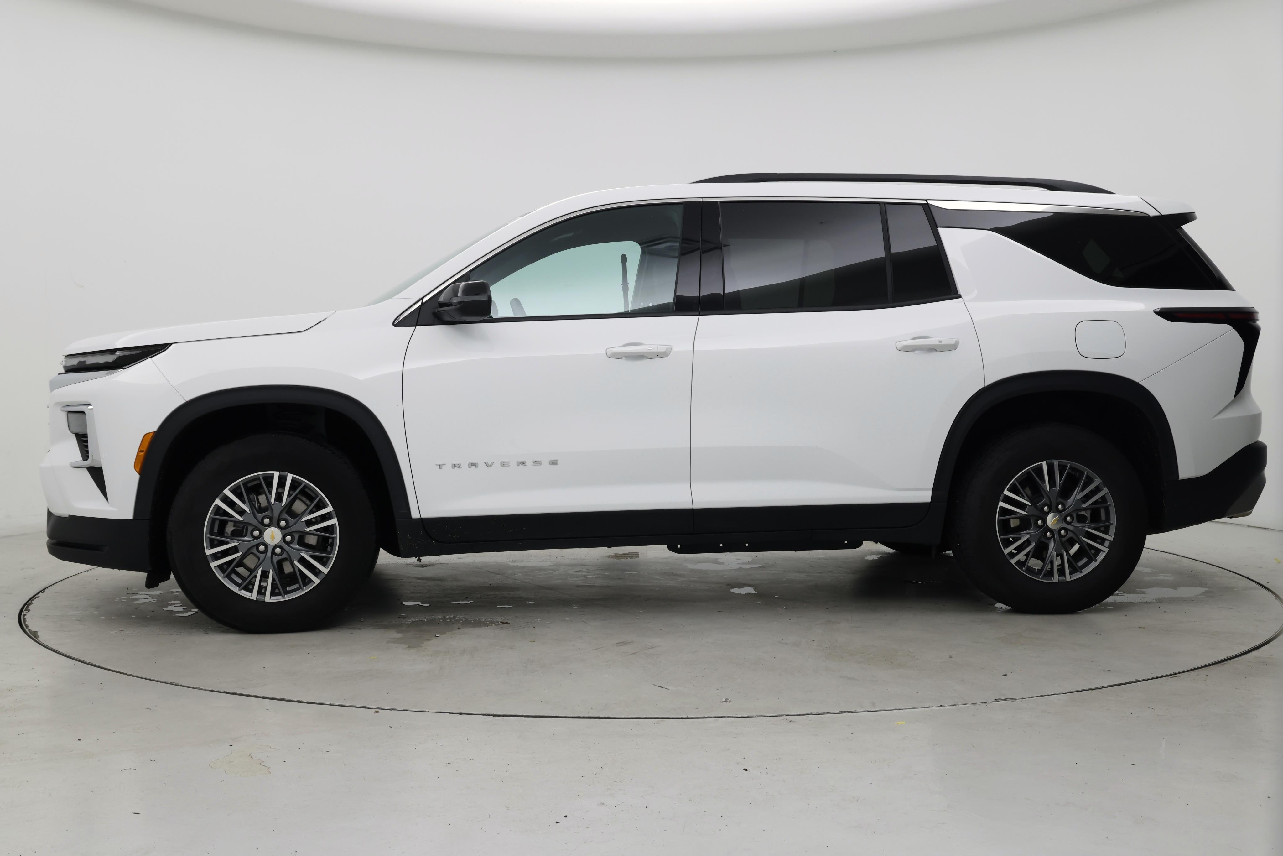 Thumbnail: 2025 Chevrolet Traverse - 3