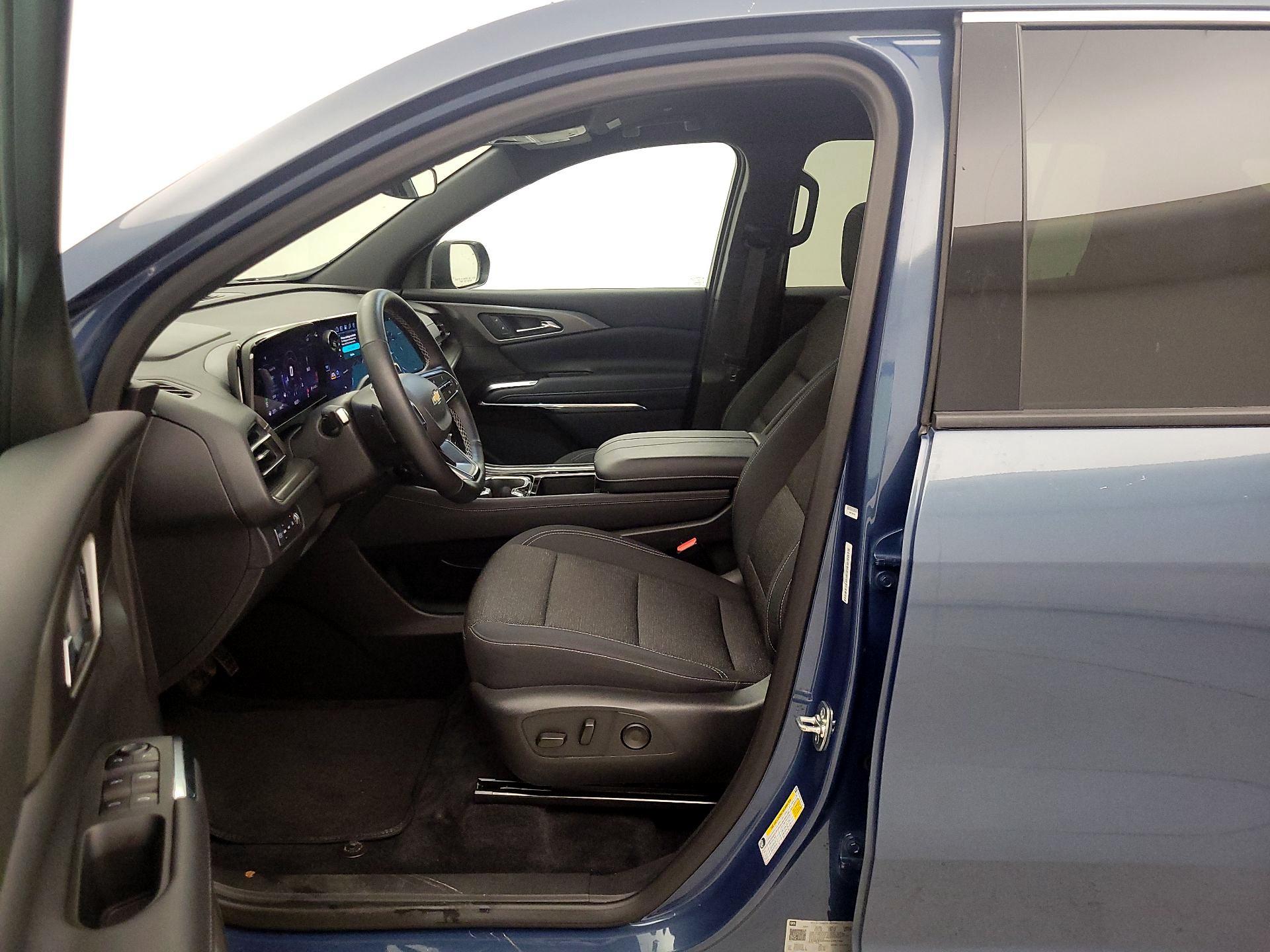 Thumbnail: 2025 Chevrolet Traverse - 11