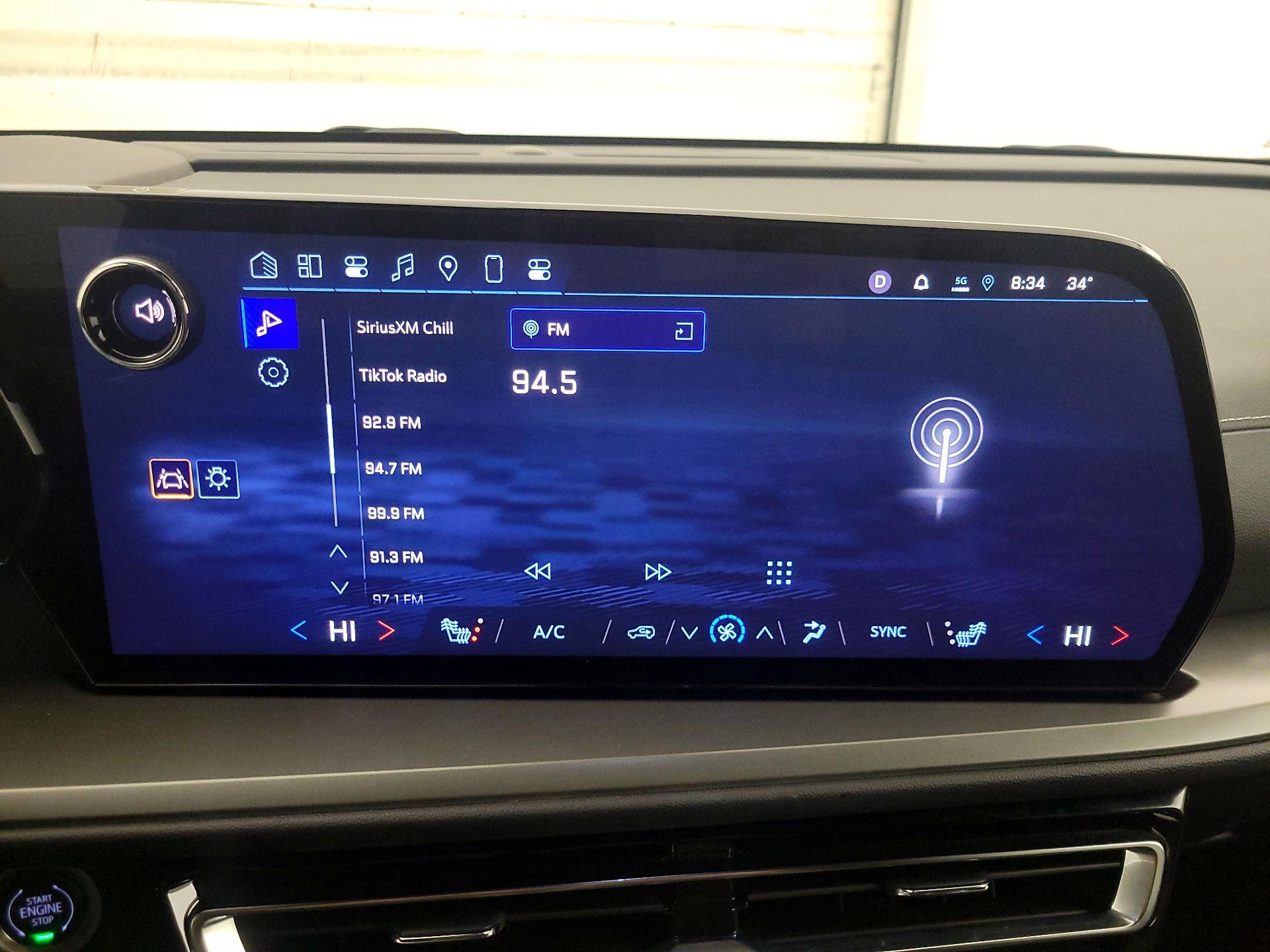 Thumbnail: 2025 Chevrolet Traverse - 16