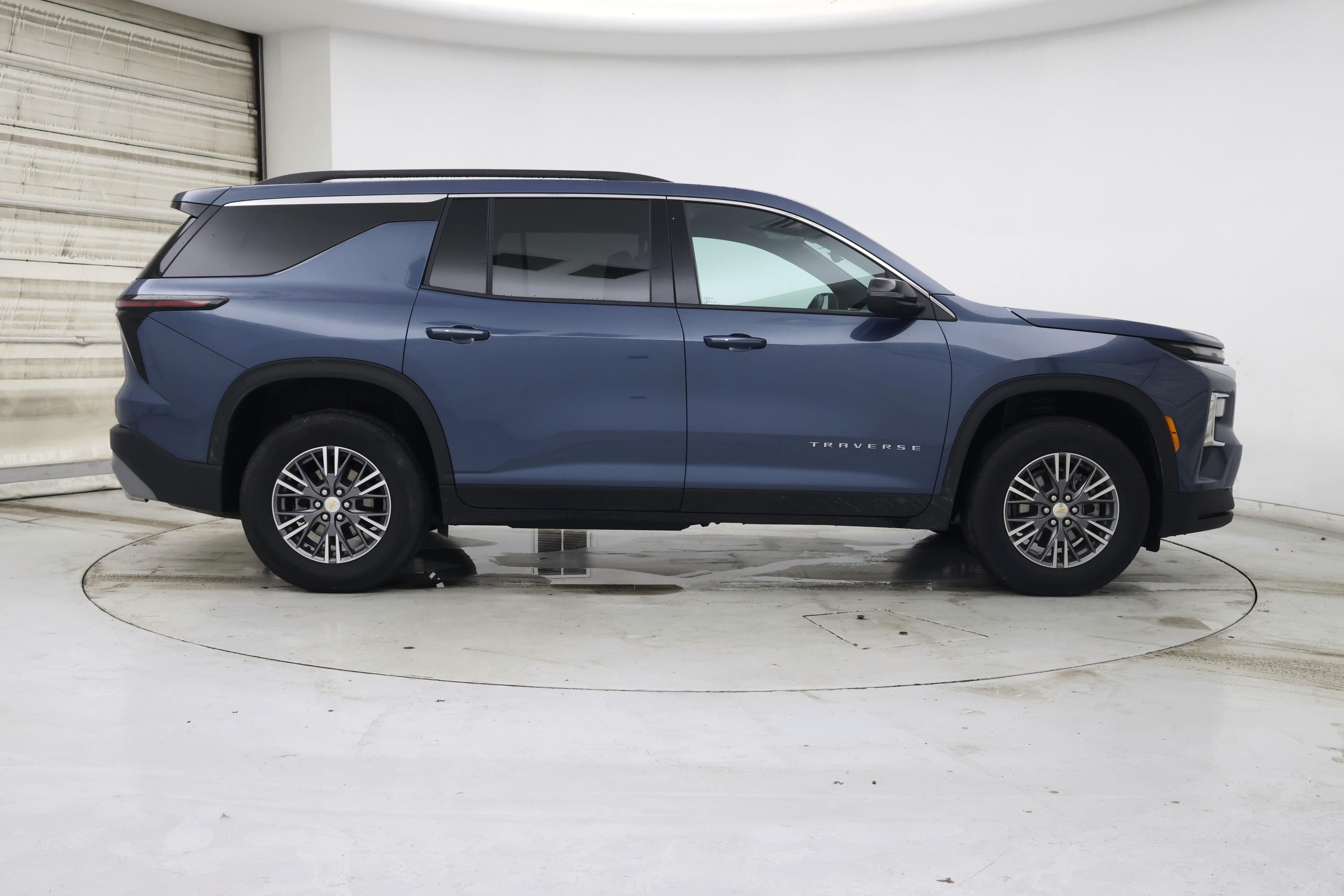 Thumbnail: 2025 Chevrolet Traverse - 7