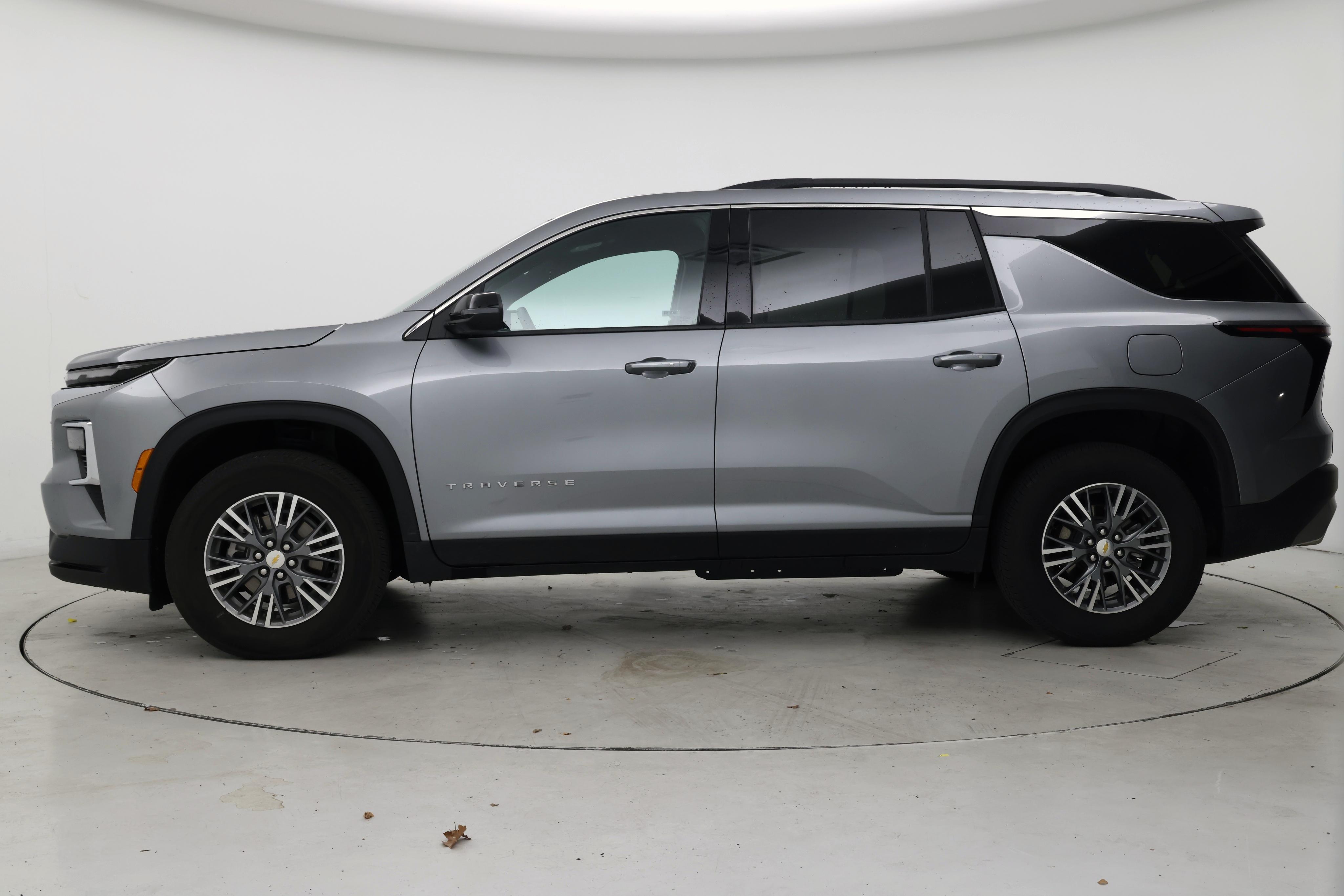 Thumbnail: 2025 Chevrolet Traverse - 3