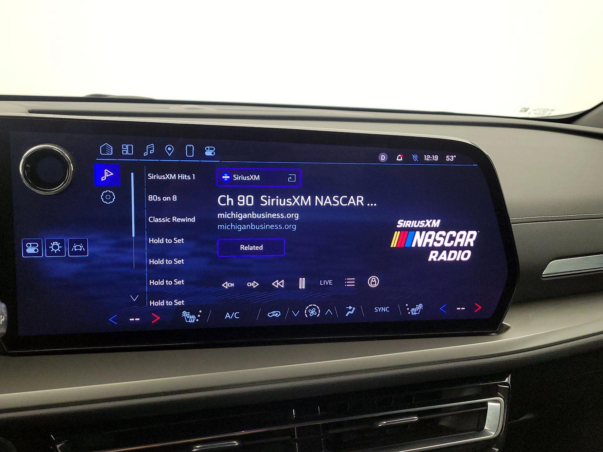 Thumbnail: 2025 Chevrolet Traverse - 15