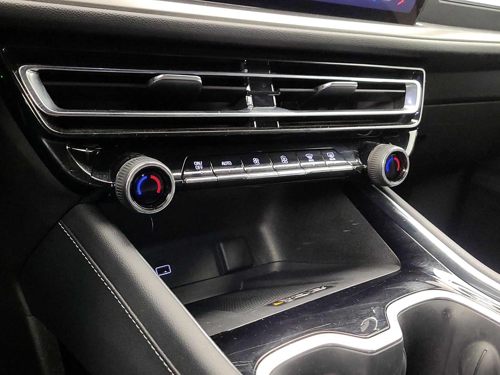 Thumbnail: 2025 Chevrolet Traverse - 16